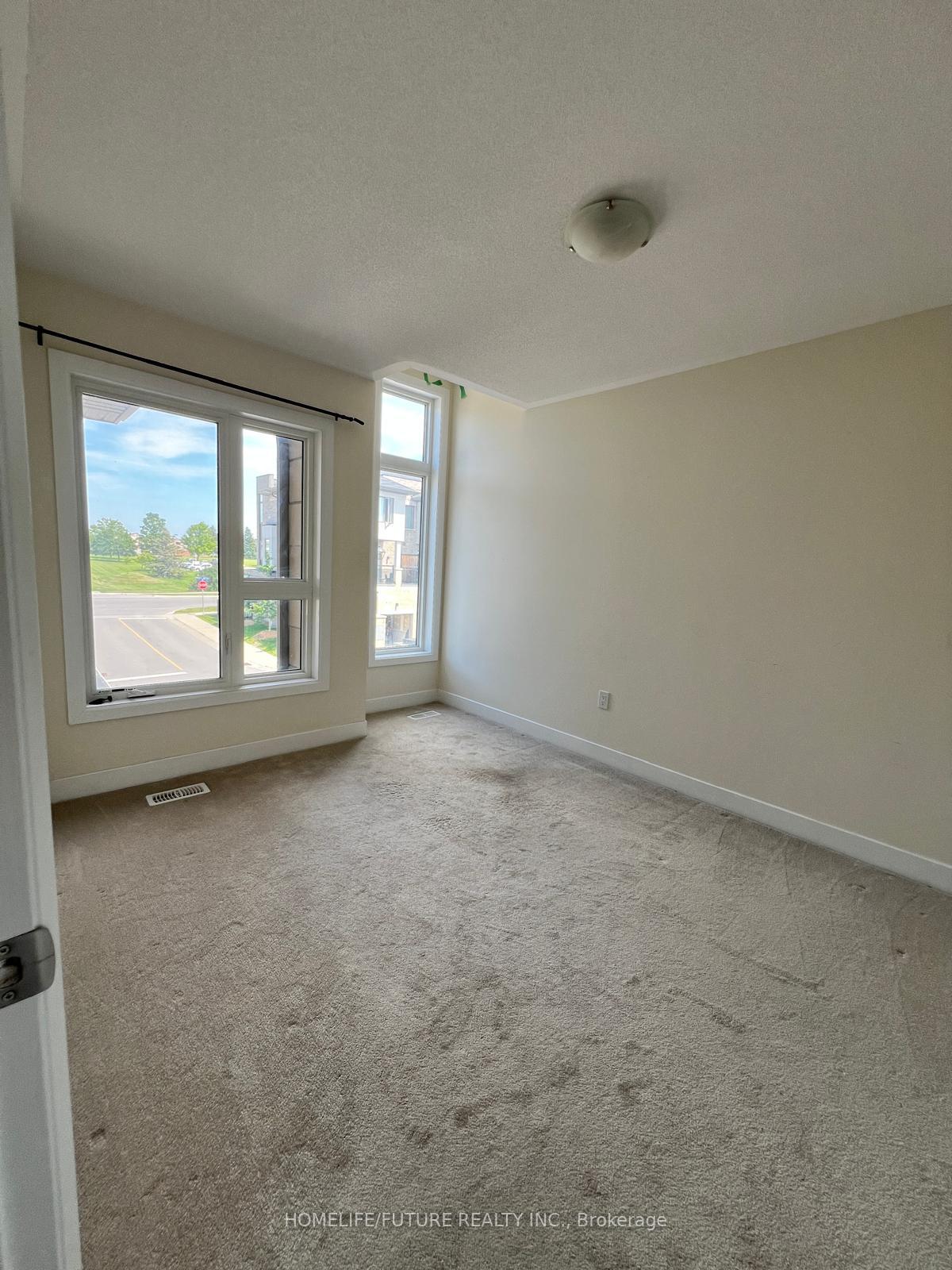 Photo 14 of 54 Donald Fleming Way, Whitby, Pringle Creek — HOMEH