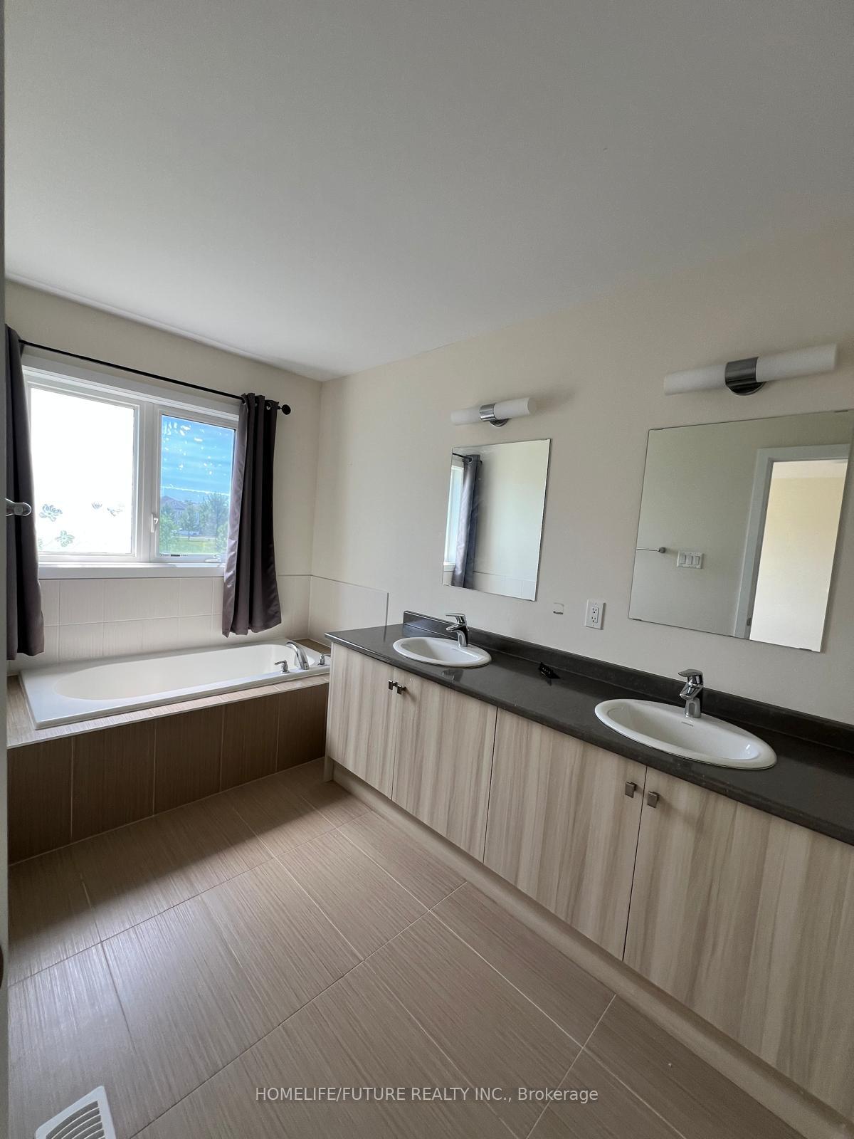 Photo 18 of 54 Donald Fleming Way, Whitby, Pringle Creek — HOMEH