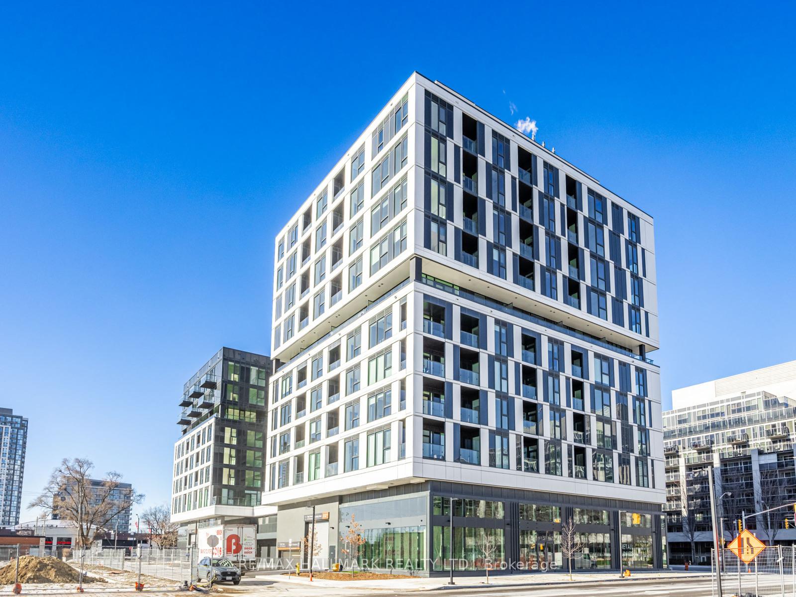 Front of Unit 720, 1037 The Queensway