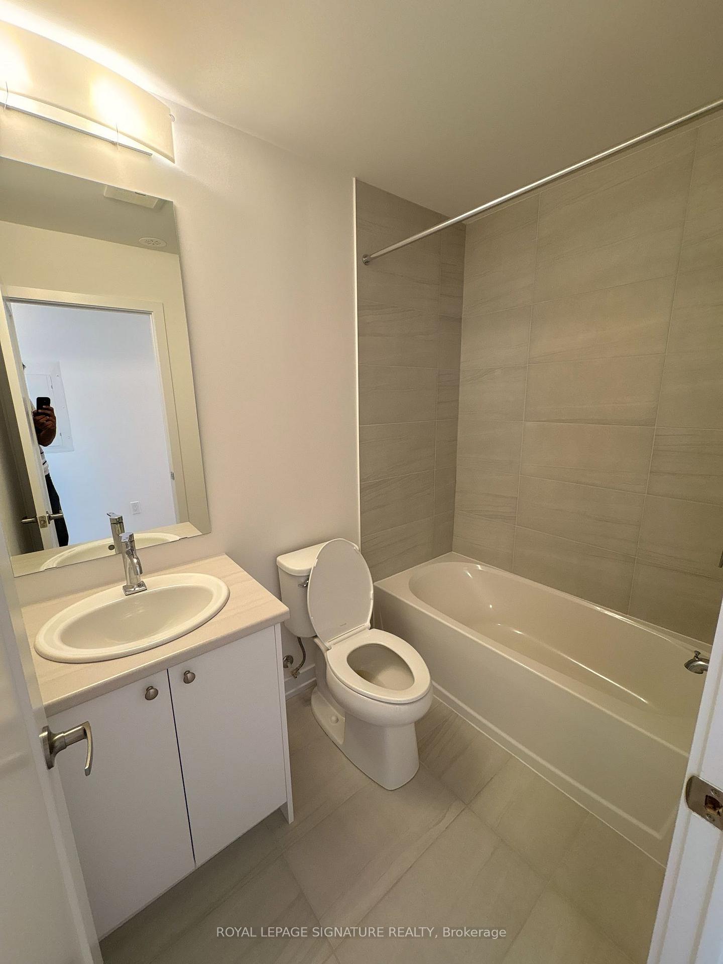 Photo 11 of Unit R8, 25 Palace Street, Kitchener, Laurentian Hills — HOMEH