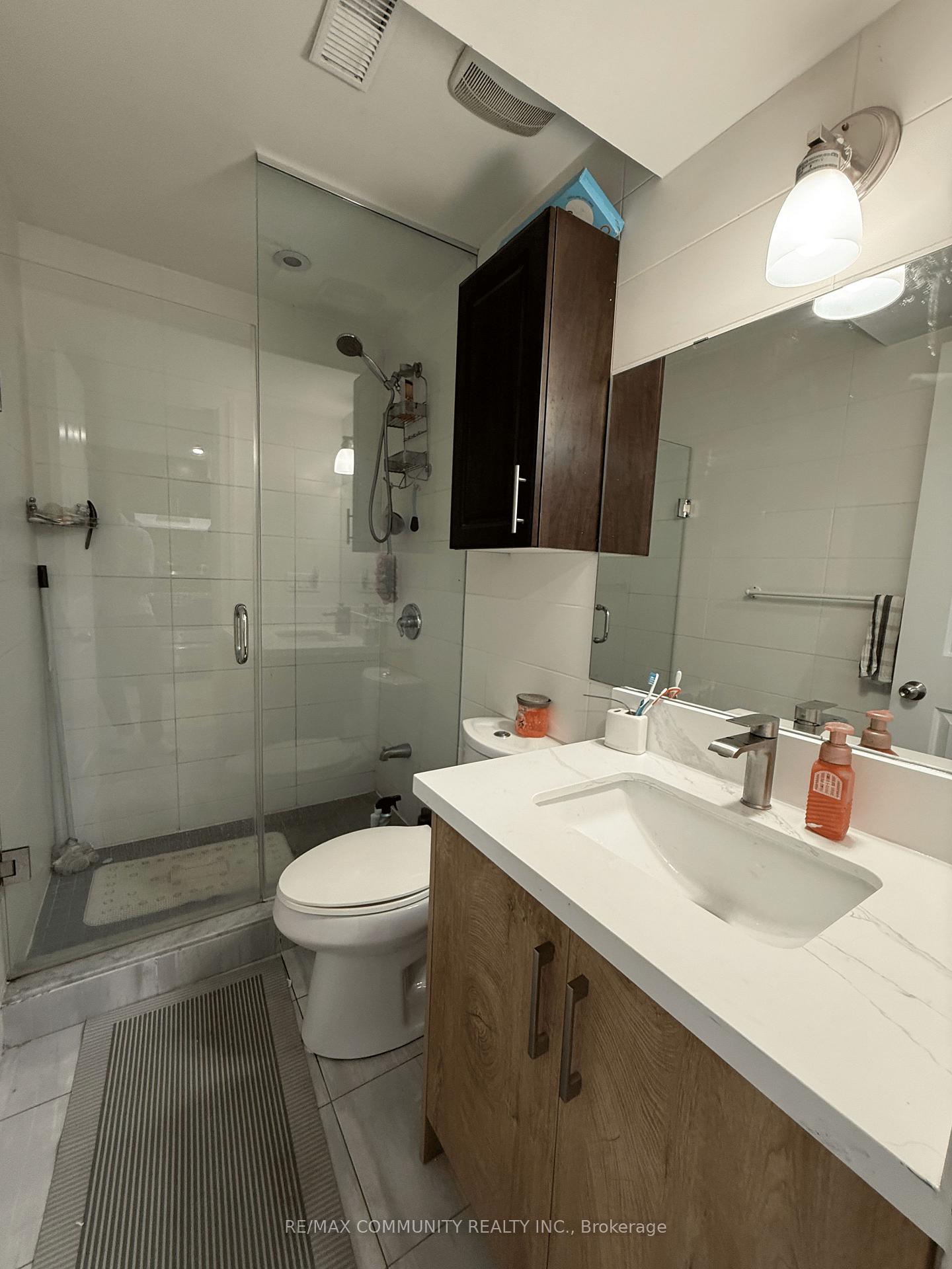 Photo 6 of Unit Lower, 4 Lakeview Avenue, Toronto, Trinity-Bellwoods — HOMEH