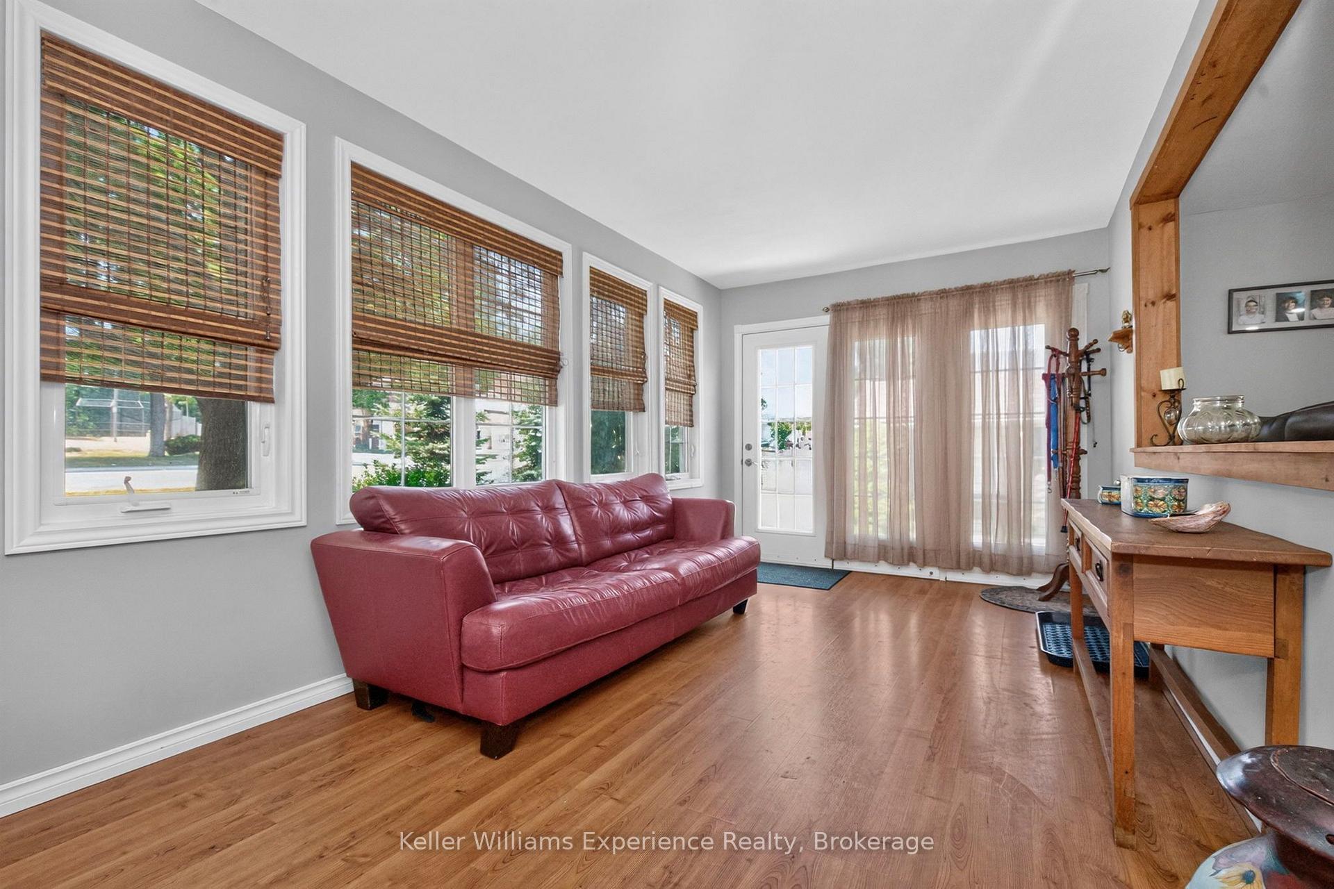 Photo 3 of 281 Park Street, Tay, Victoria Harbour — HOMEH
