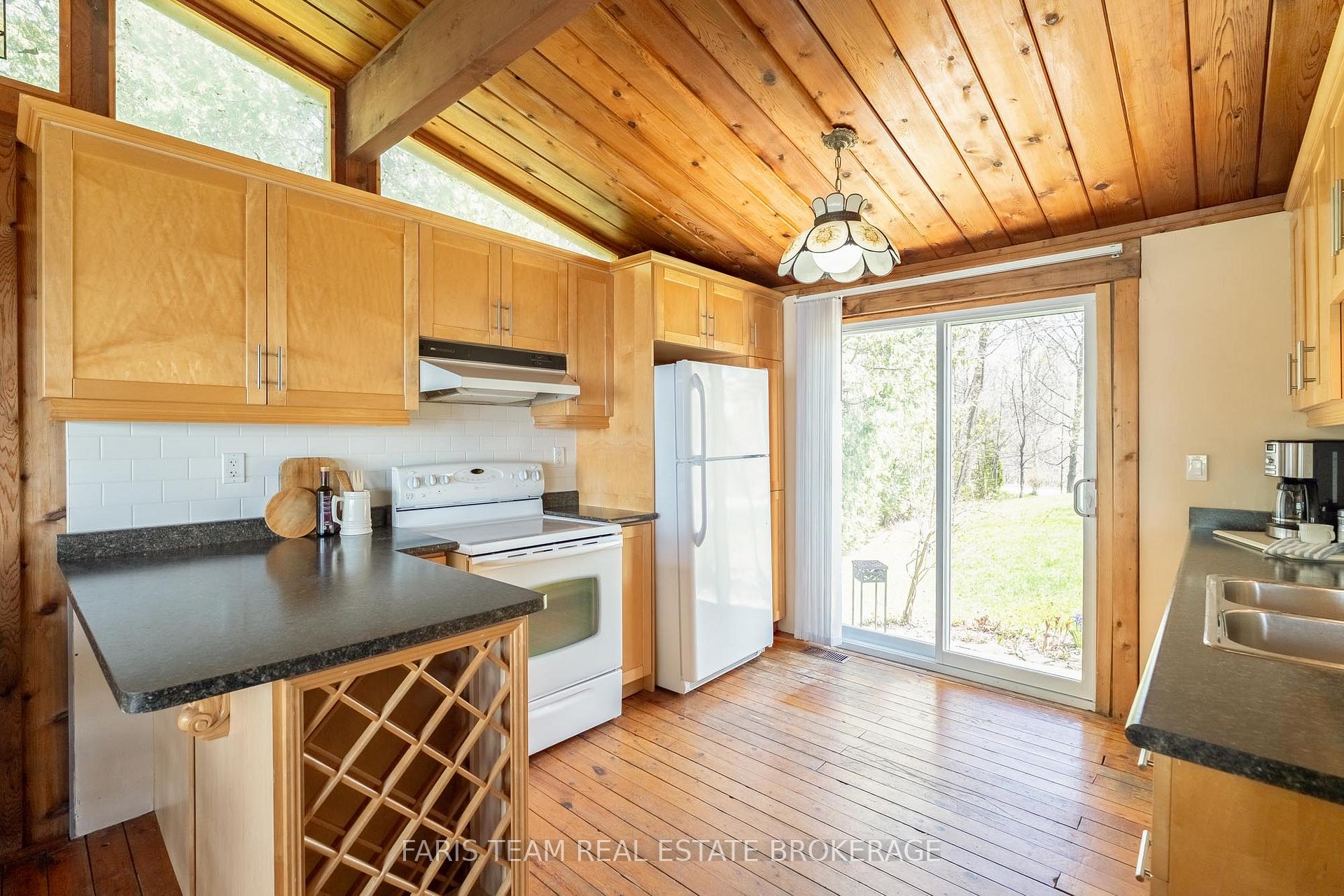 Photo 5 of 5240 Prospect Avenue, Ramara, Rural Ramara — HOMEH
