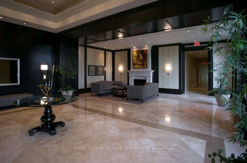 Photo 2 of Unit 403, 88 Promenade Circle, Vaughan, Brownridge — HOMEH