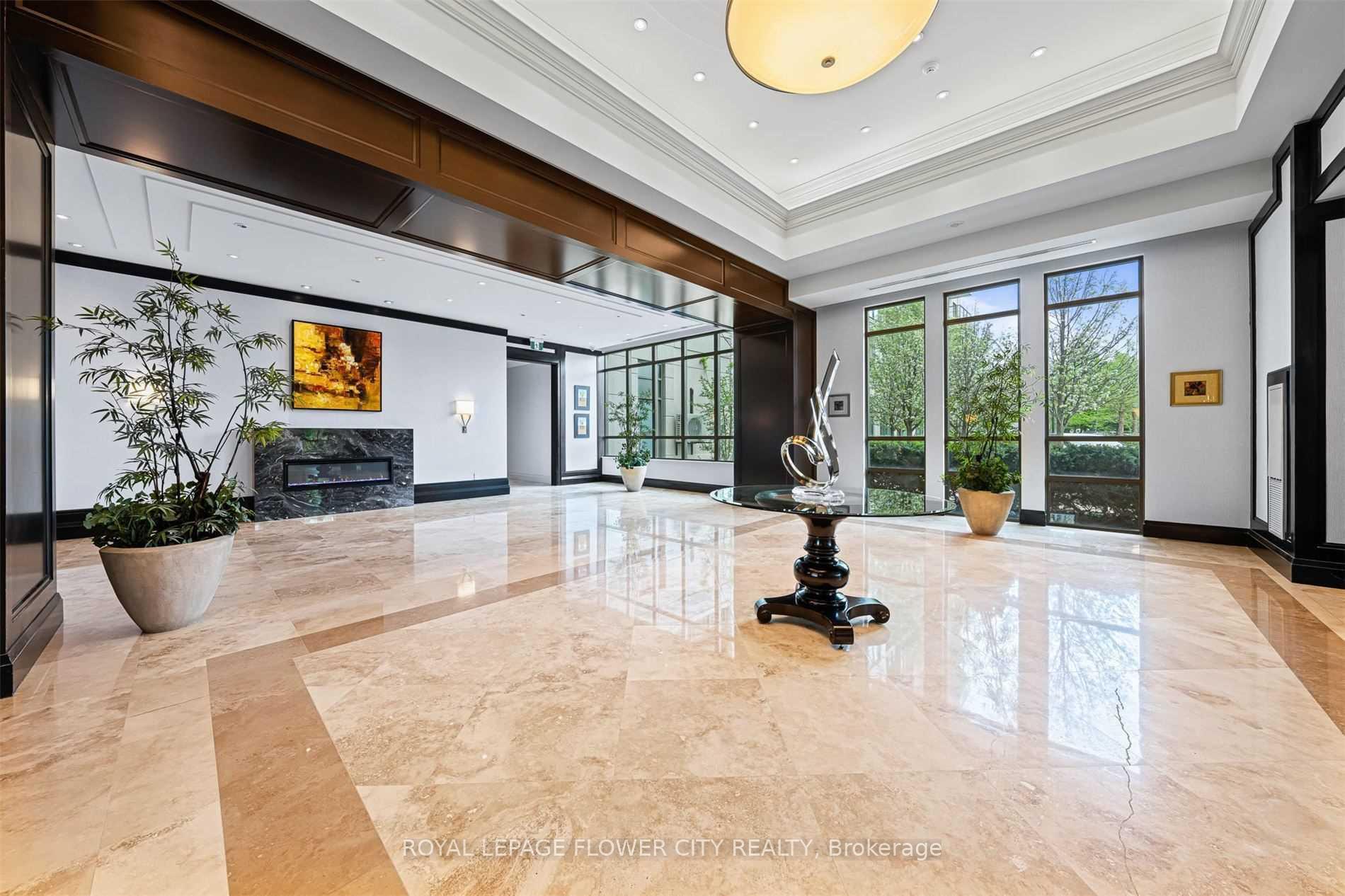 Photo 3 of Unit 403, 88 Promenade Circle, Vaughan, Brownridge — HOMEH