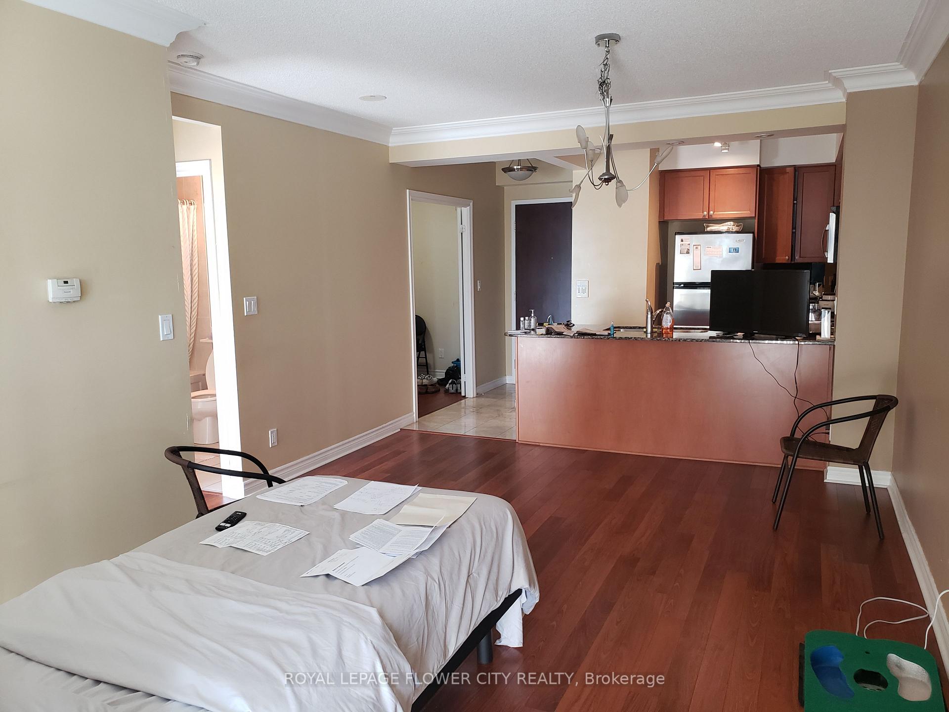 Photo 4 of Unit 403, 88 Promenade Circle, Vaughan, Brownridge — HOMEH