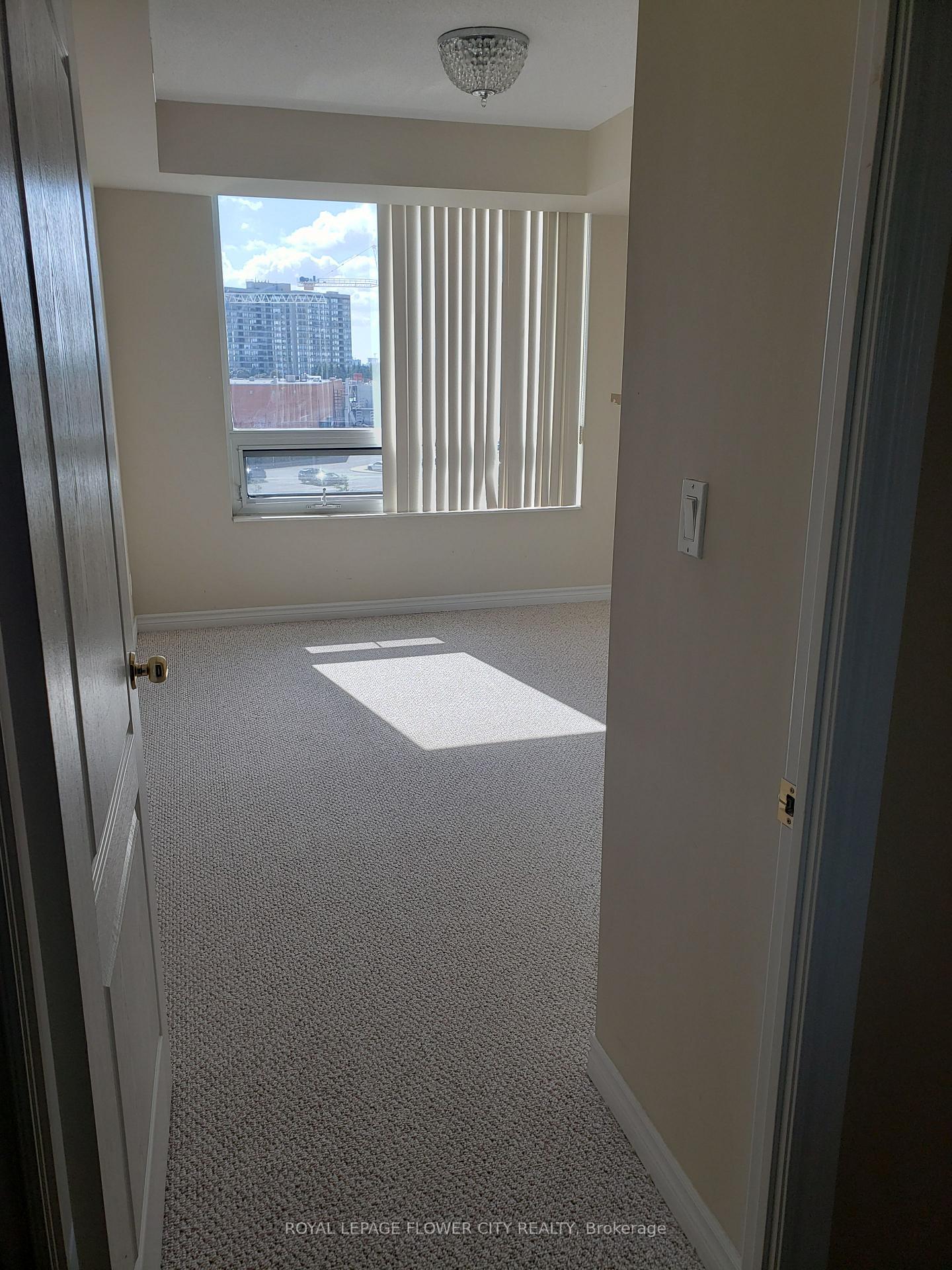 Photo 6 of Unit 403, 88 Promenade Circle, Vaughan, Brownridge — HOMEH
