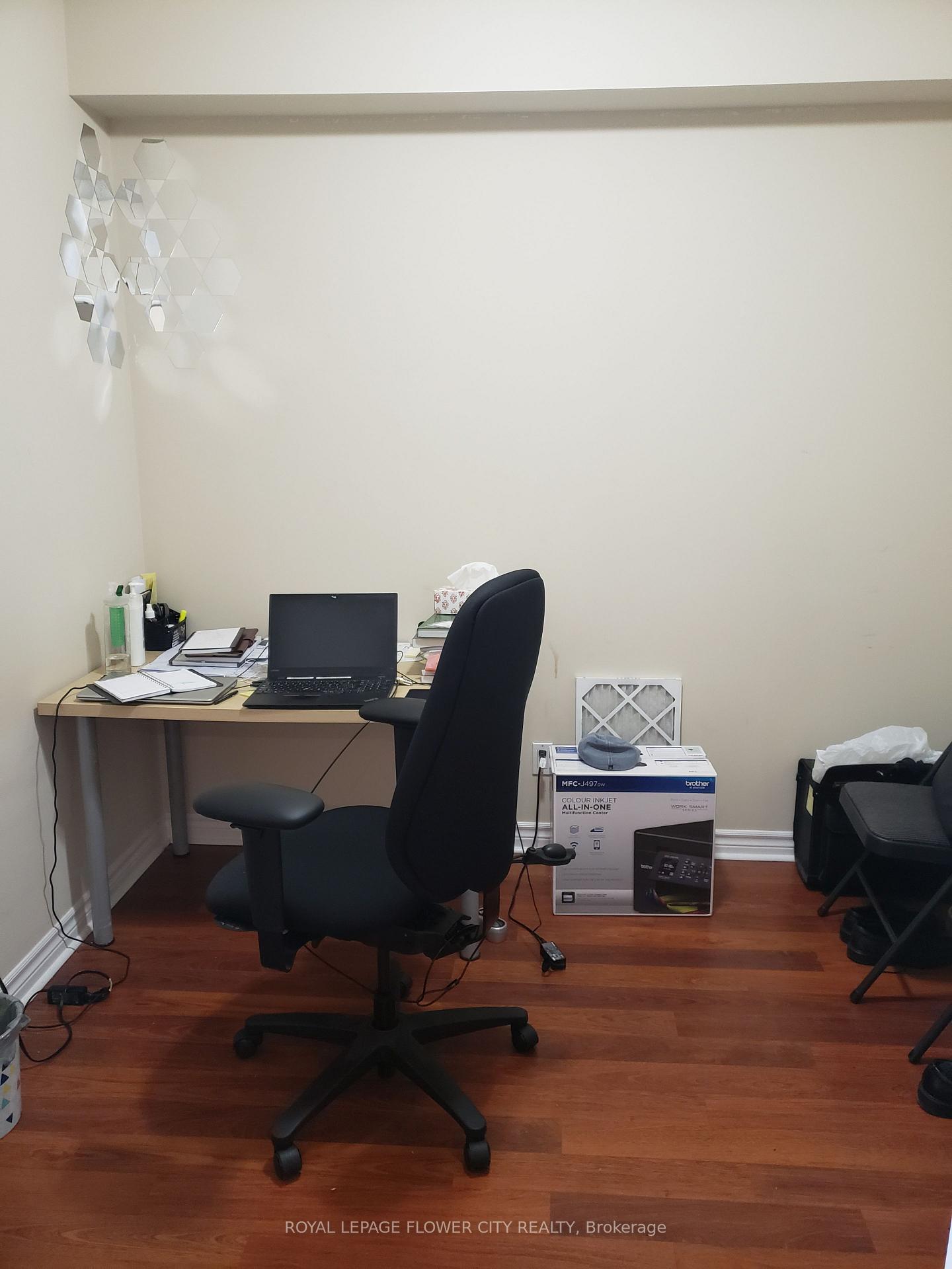 Photo 7 of Unit 403, 88 Promenade Circle, Vaughan, Brownridge — HOMEH