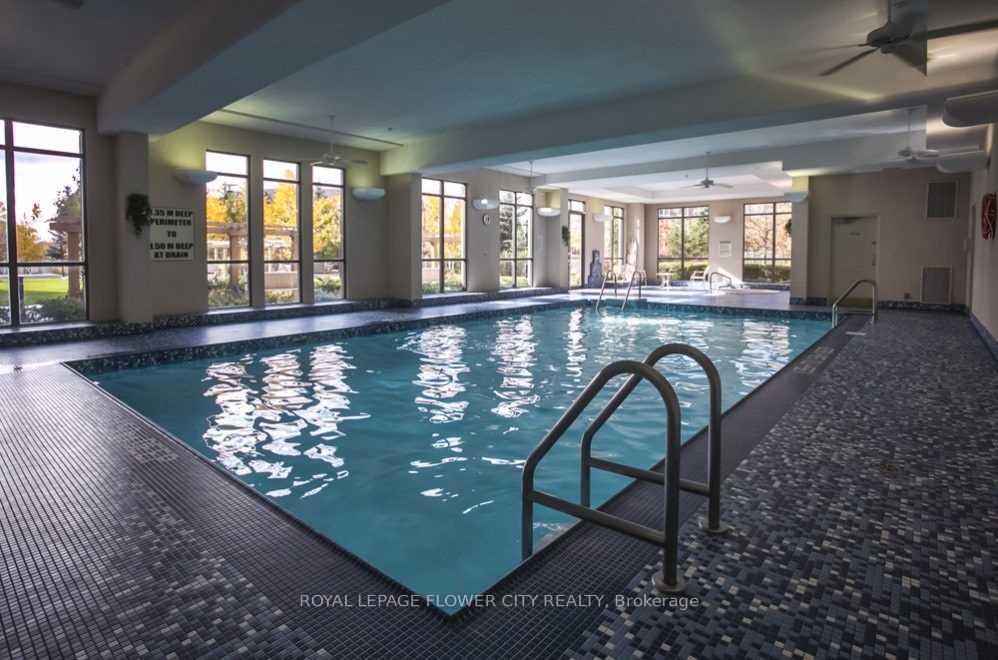 Photo 13 of Unit 403, 88 Promenade Circle, Vaughan, Brownridge — HOMEH