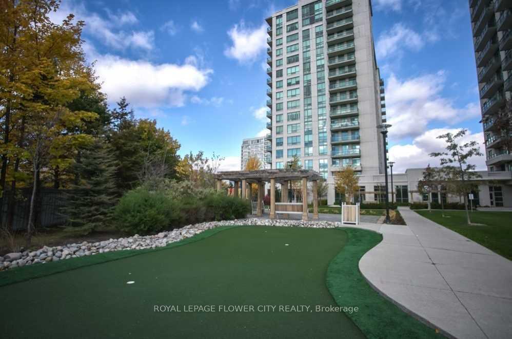 Photo 14 of Unit 403, 88 Promenade Circle, Vaughan, Brownridge — HOMEH