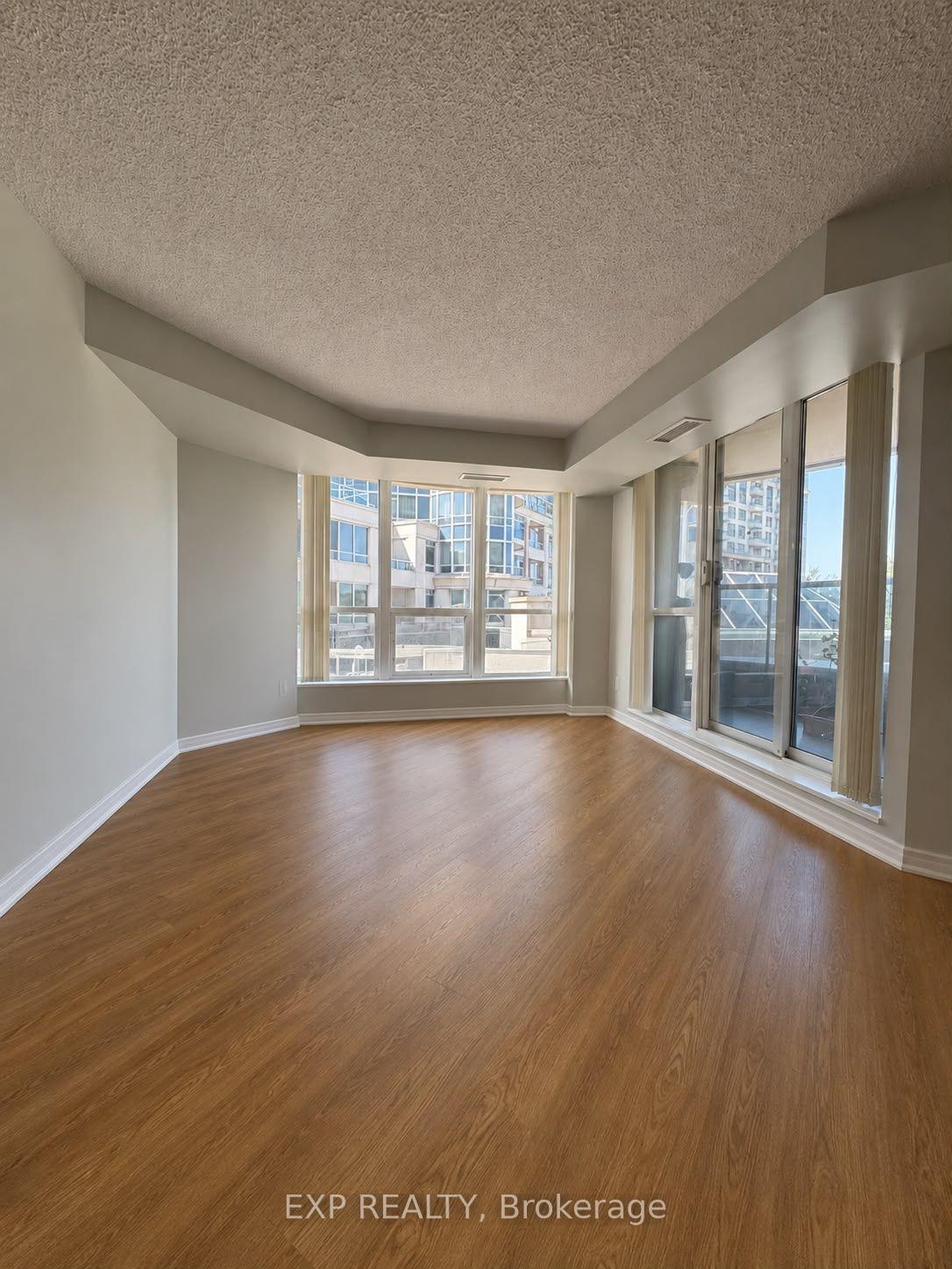Photo 3 of Unit 337, 33 Cox Boulevard, Markham, Unionville — HOMEH