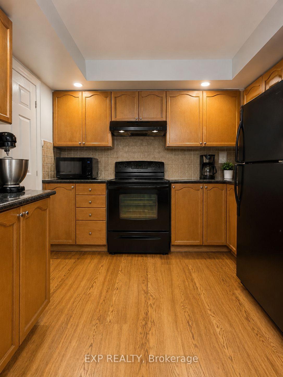 Photo 5 of Unit 337, 33 Cox Boulevard, Markham, Unionville — HOMEH