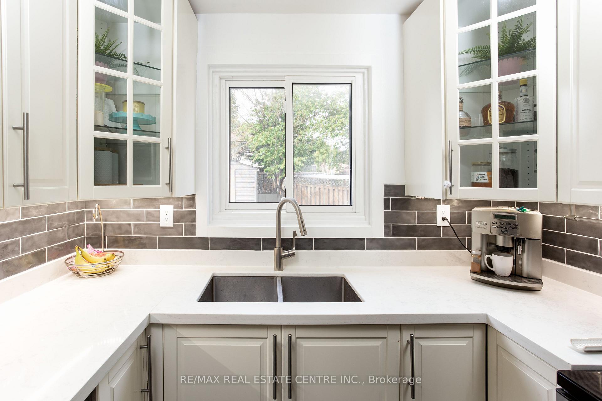 Photo 18 of 289 Archdekin Drive, Brampton, Madoc — HOMEH