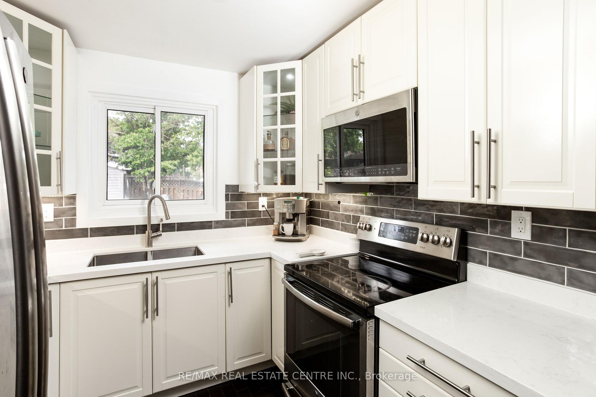 Photo 19 of 289 Archdekin Drive, Brampton, Madoc — HOMEH