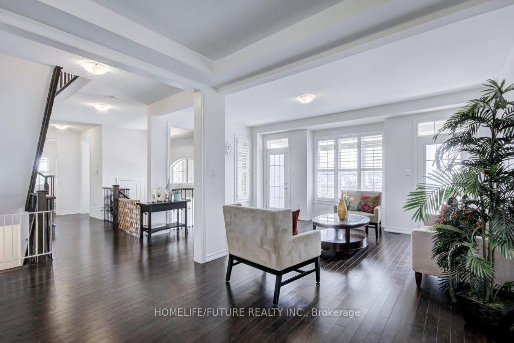 Photo 6 of 58 Ridge Gate Crescent, East Gwillimbury, Mt Albert — HOMEH
