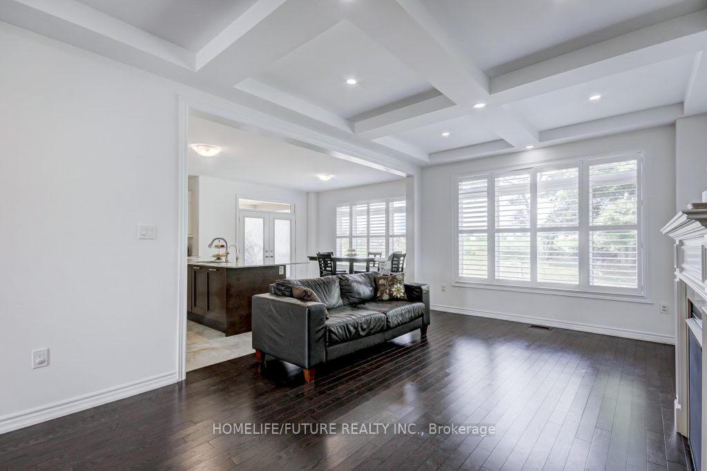 Photo 8 of 58 Ridge Gate Crescent, East Gwillimbury, Mt Albert — HOMEH