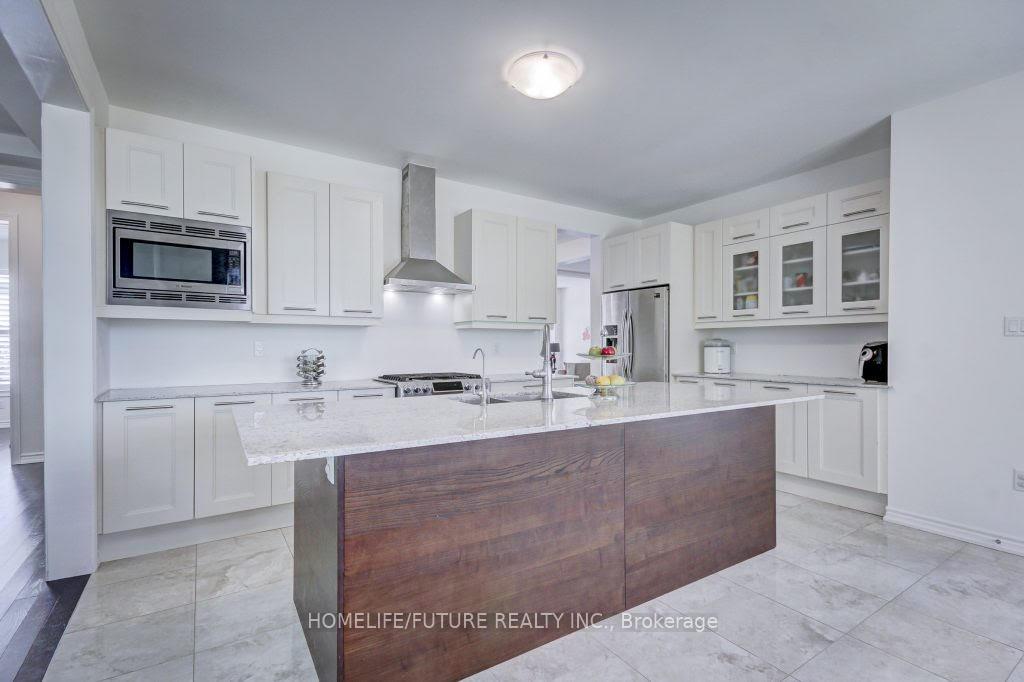Photo 10 of 58 Ridge Gate Crescent, East Gwillimbury, Mt Albert — HOMEH
