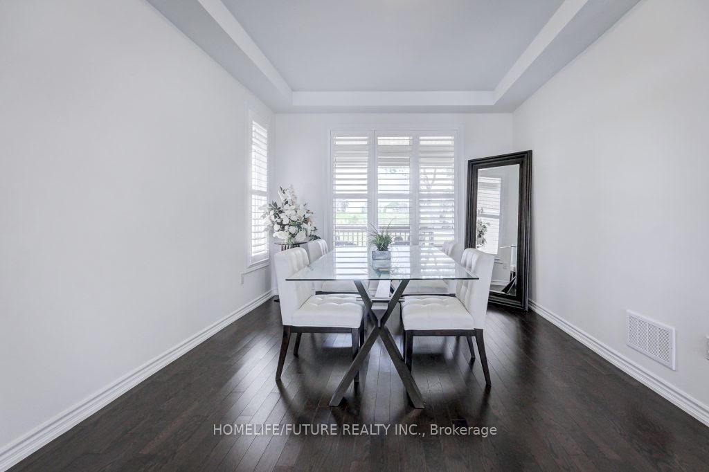 Photo 12 of 58 Ridge Gate Crescent, East Gwillimbury, Mt Albert — HOMEH