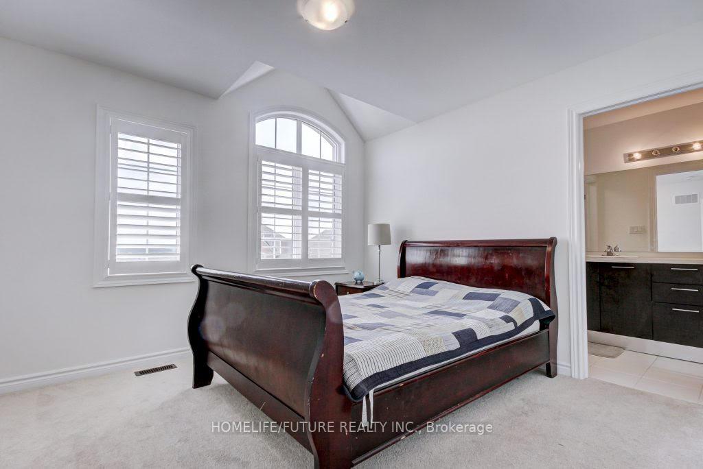 Photo 16 of 58 Ridge Gate Crescent, East Gwillimbury, Mt Albert — HOMEH