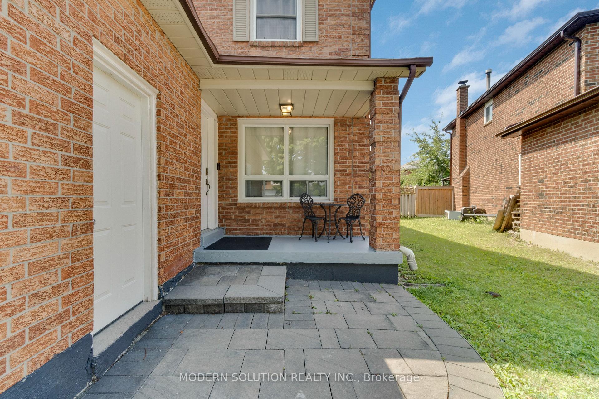 Photo 3 of 44 Bendamere Crescent, Markham, Raymerville — HOMEH