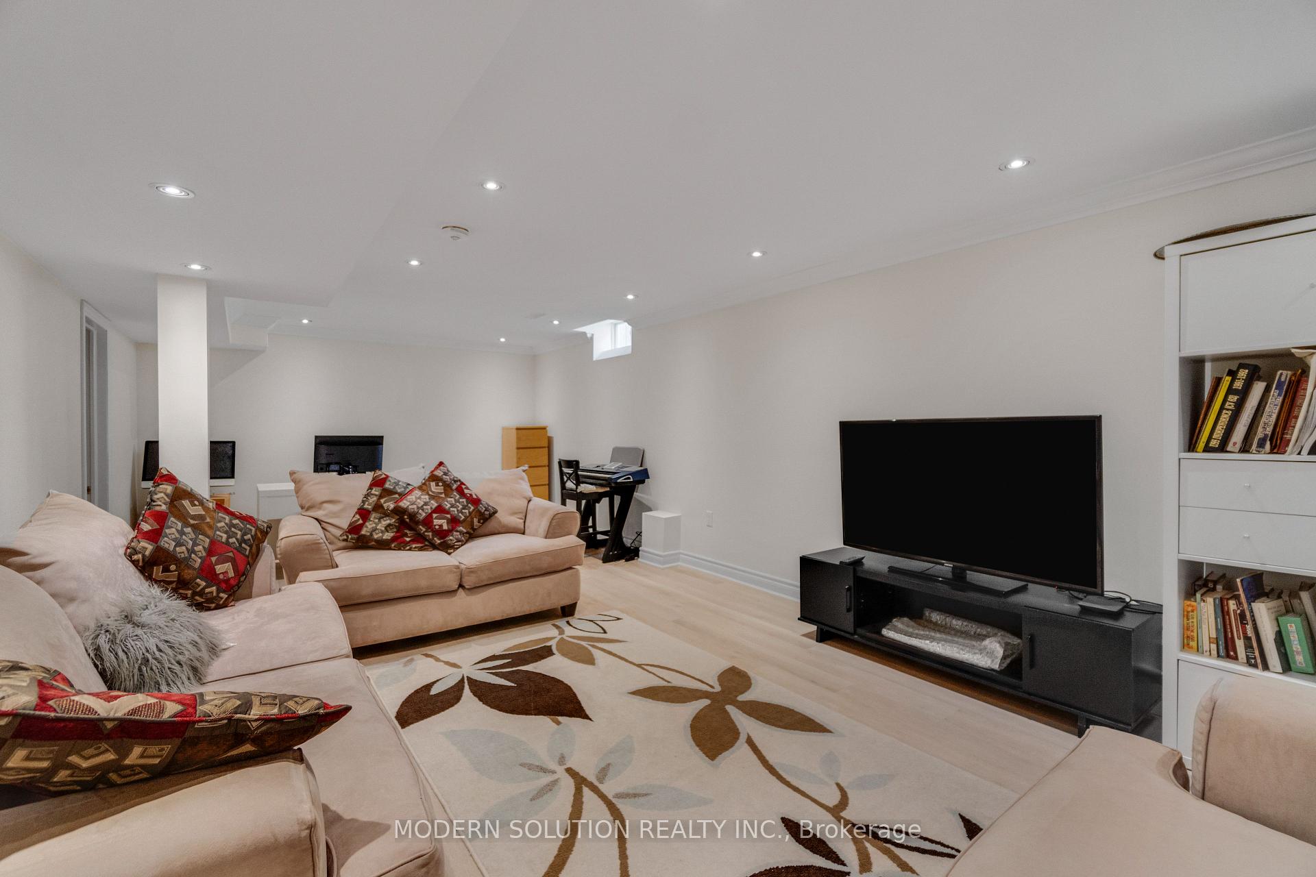Photo 30 of 44 Bendamere Crescent, Markham, Raymerville — HOMEH