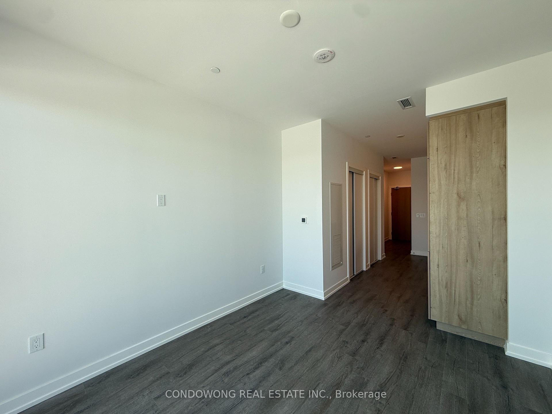Photo 4 of Unit 305, 5 Meadowdale Road, Vaughan, Vaughan Corporate Centre — HOMEH