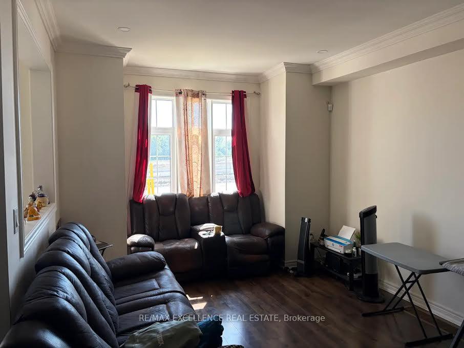 Photo 3 of 4041 Sixth Line, Oakville, Glenorchy — HOMEH