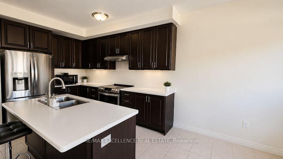Photo 4 of 4041 Sixth Line, Oakville, Glenorchy — HOMEH