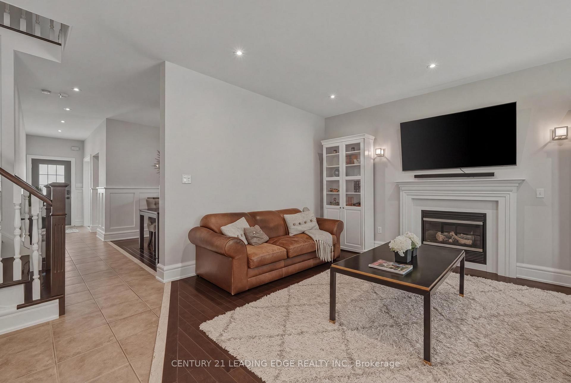 Photo 21 of 8 Haverhill Terrace, Aurora, Bayview Wellington — HOMEH