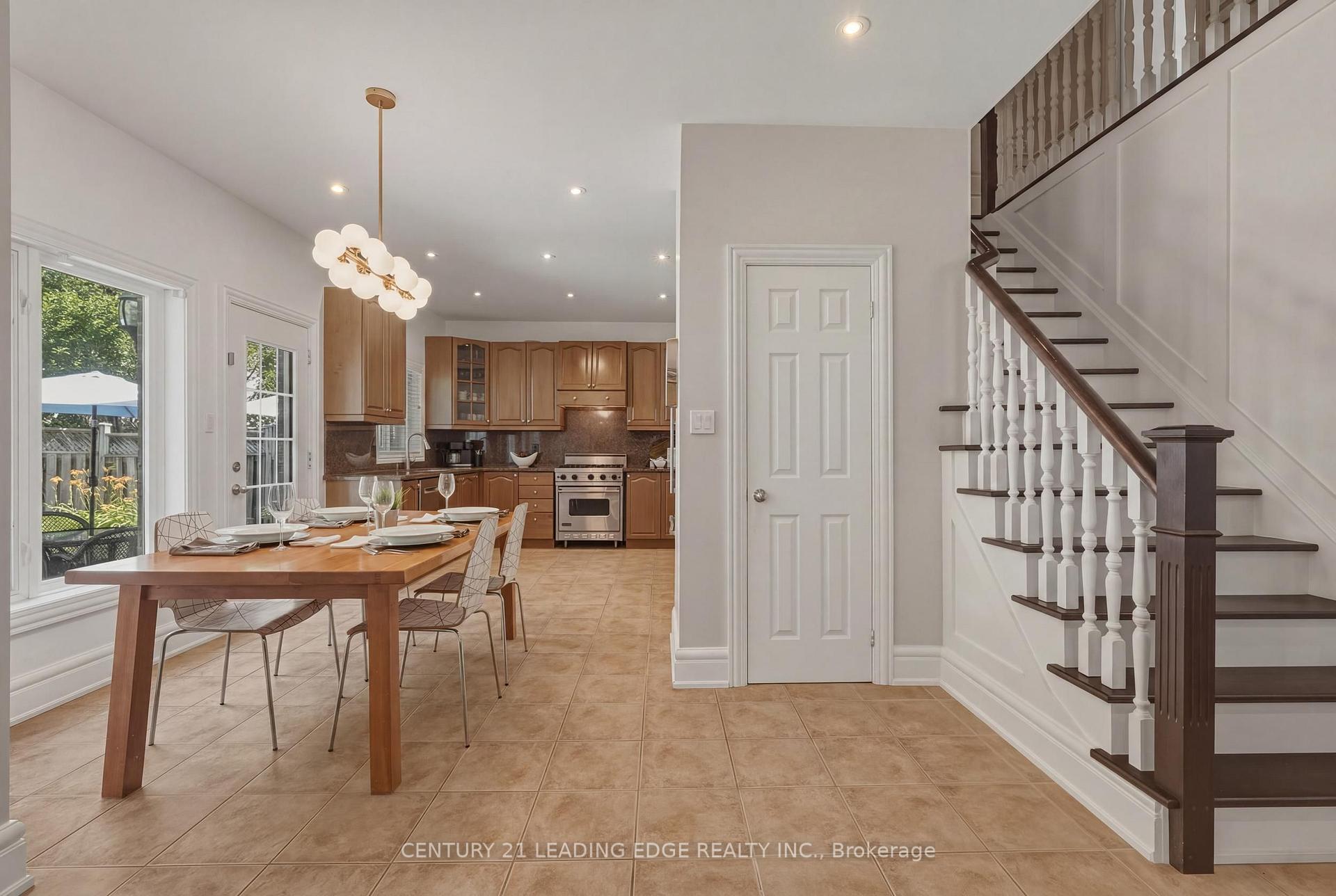 Photo 23 of 8 Haverhill Terrace, Aurora, Bayview Wellington — HOMEH