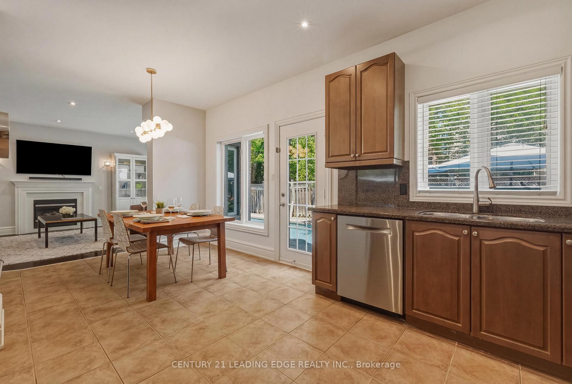 Photo 29 of 8 Haverhill Terrace, Aurora, Bayview Wellington — HOMEH