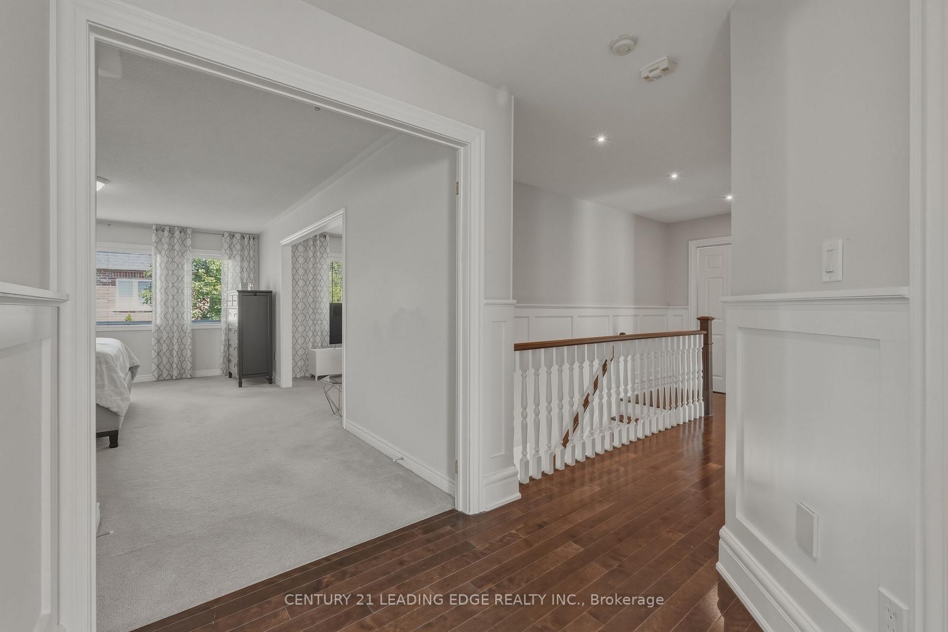 Photo 33 of 8 Haverhill Terrace, Aurora, Bayview Wellington — HOMEH