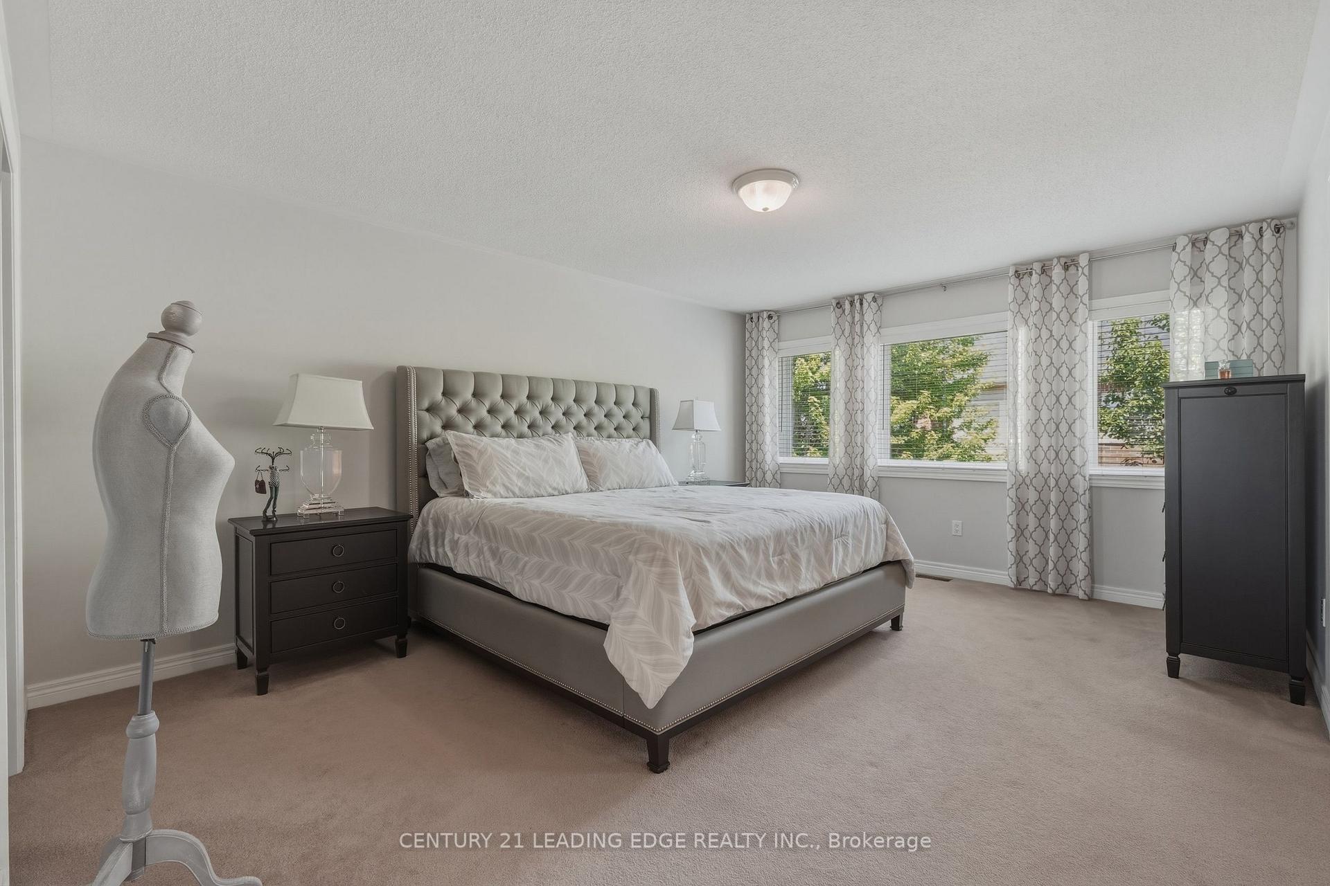 Photo 34 of 8 Haverhill Terrace, Aurora, Bayview Wellington — HOMEH