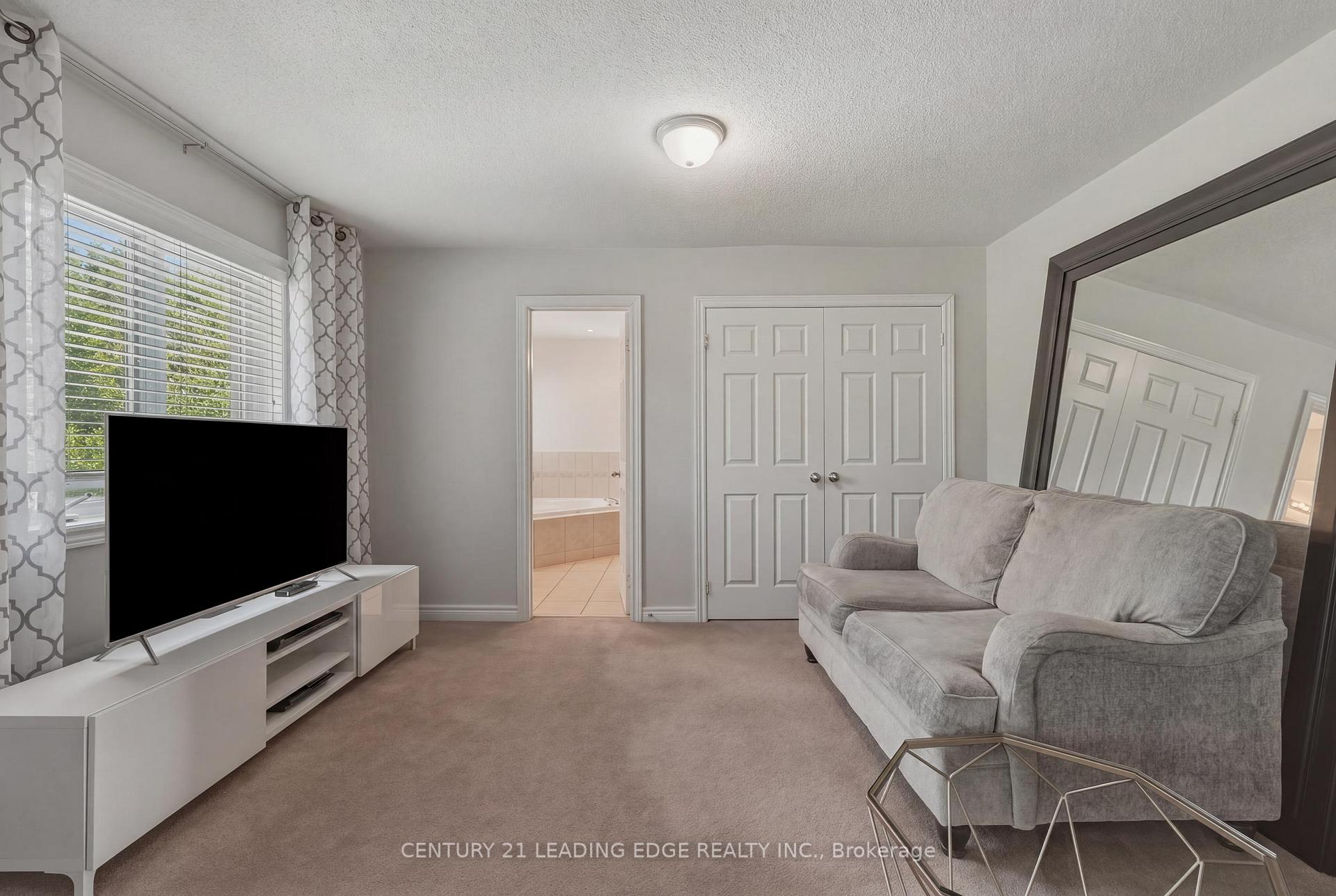 Photo 35 of 8 Haverhill Terrace, Aurora, Bayview Wellington — HOMEH