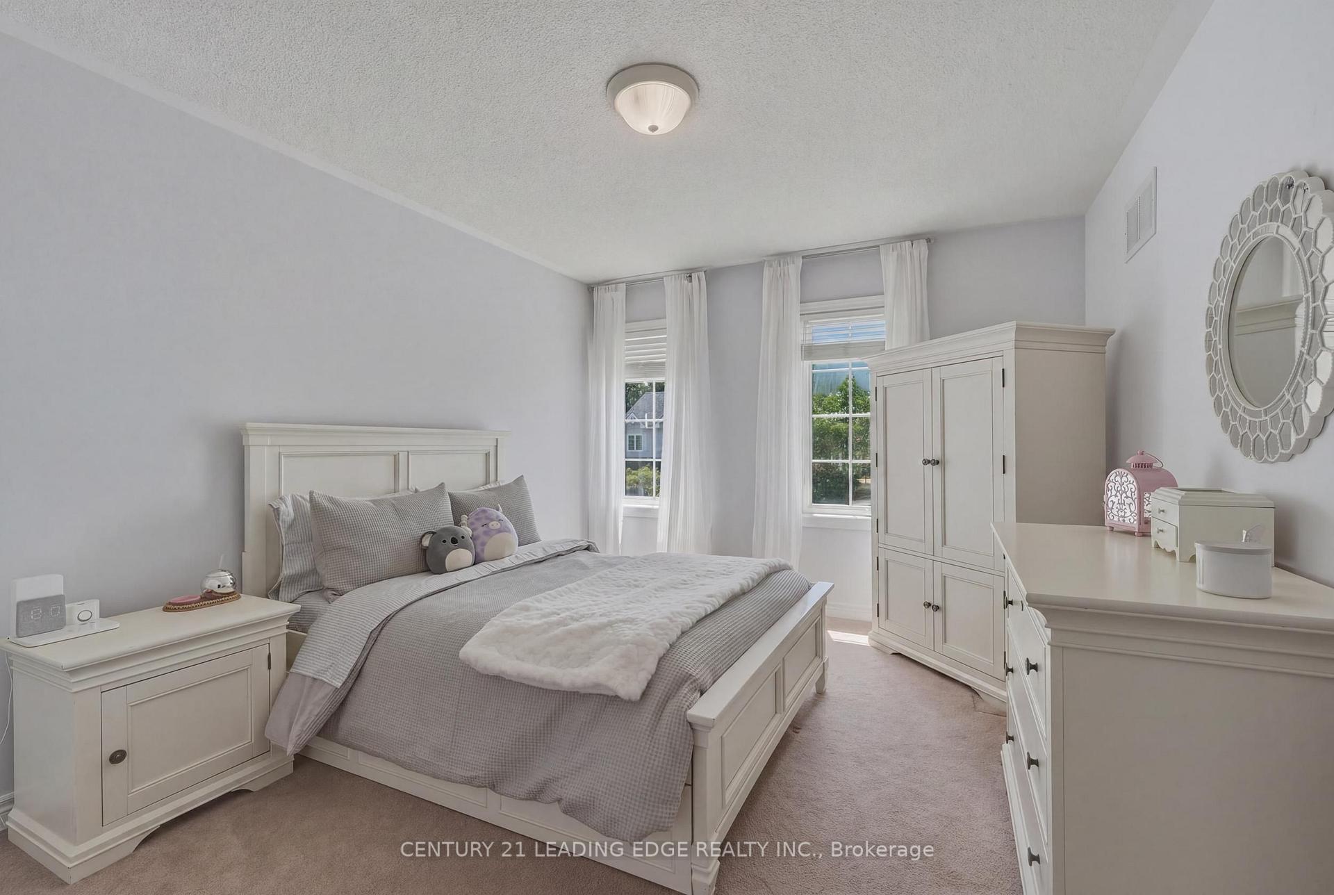 Photo 37 of 8 Haverhill Terrace, Aurora, Bayview Wellington — HOMEH