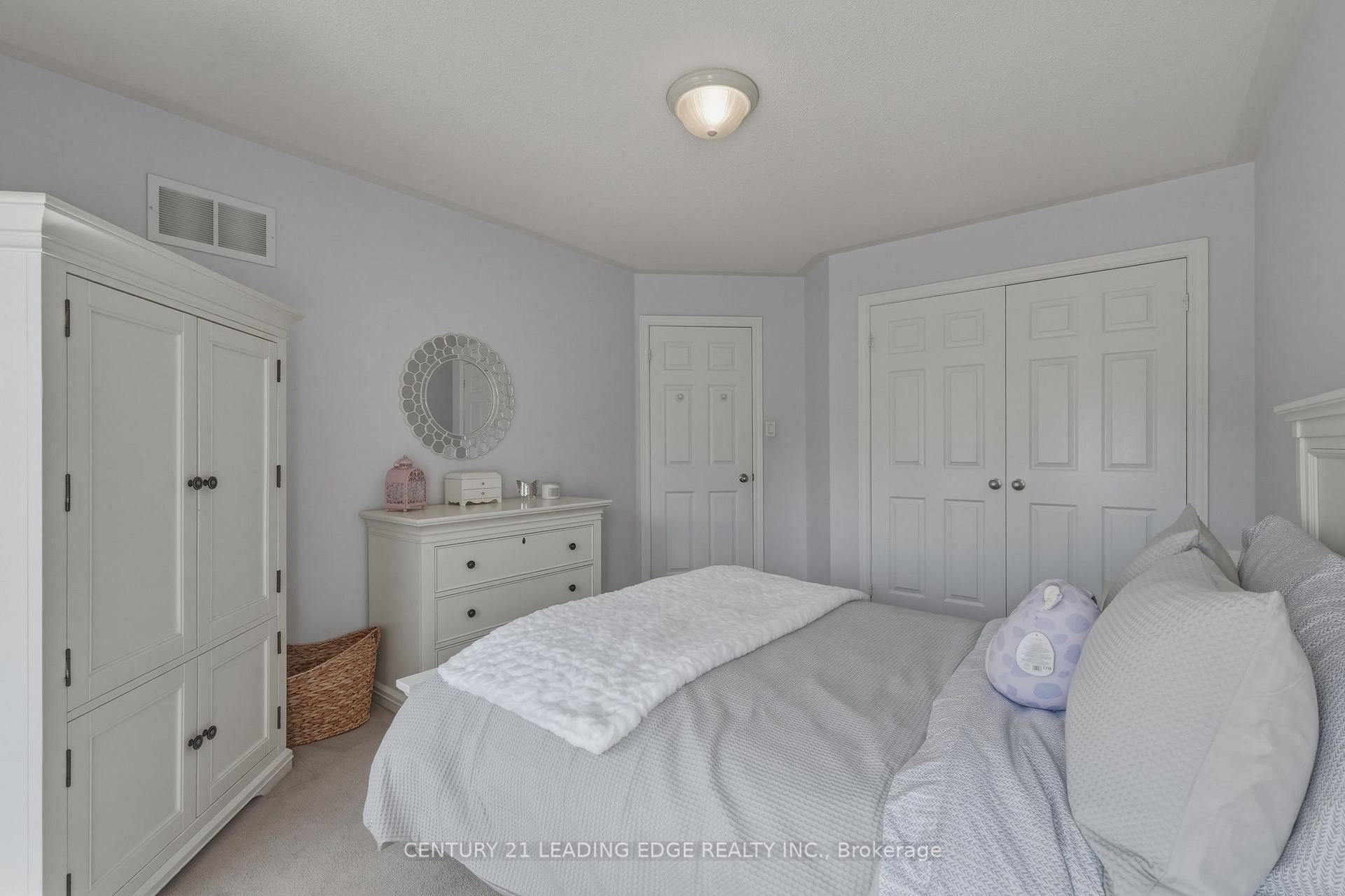 Photo 38 of 8 Haverhill Terrace, Aurora, Bayview Wellington — HOMEH