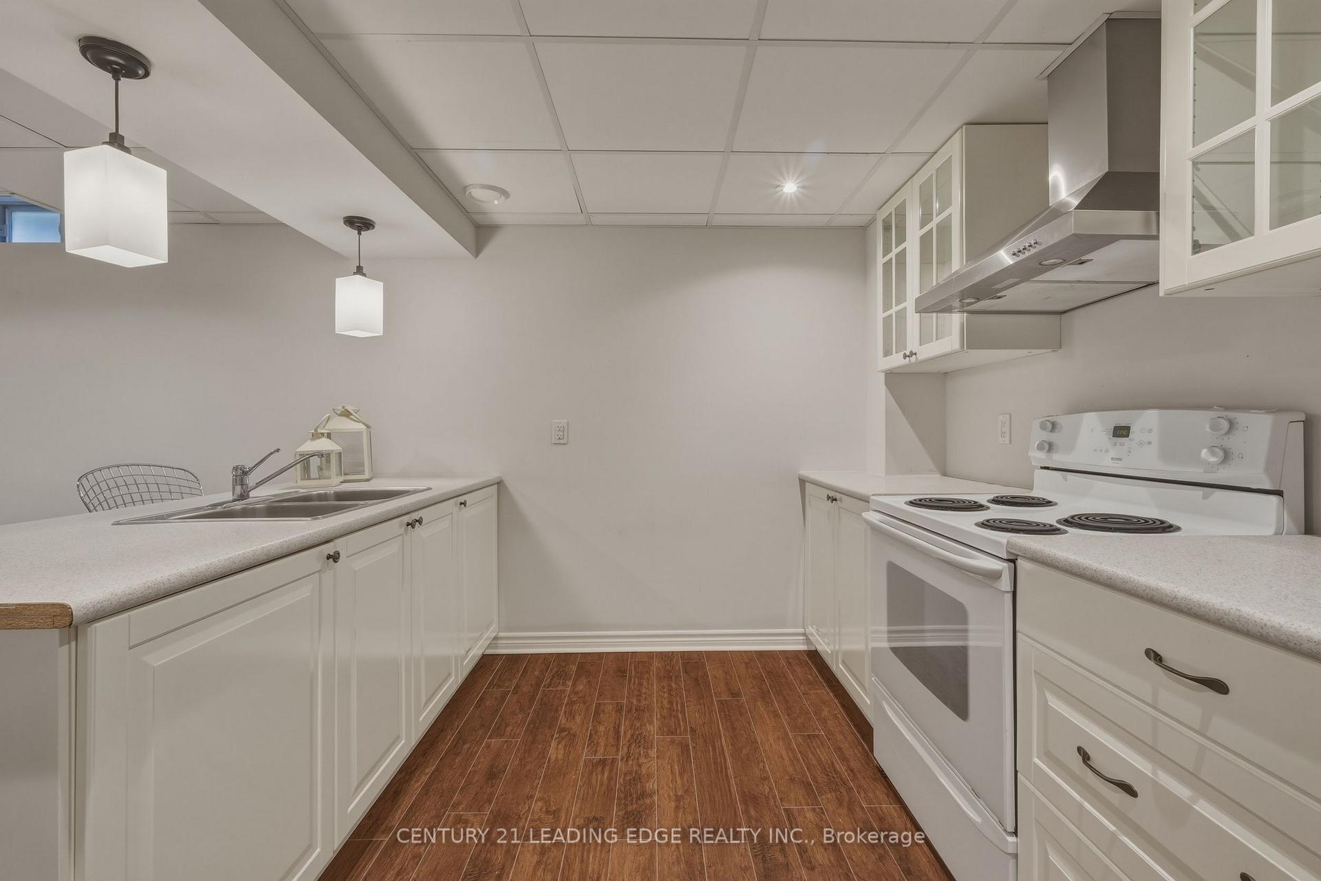 Photo 45 of 8 Haverhill Terrace, Aurora, Bayview Wellington — HOMEH