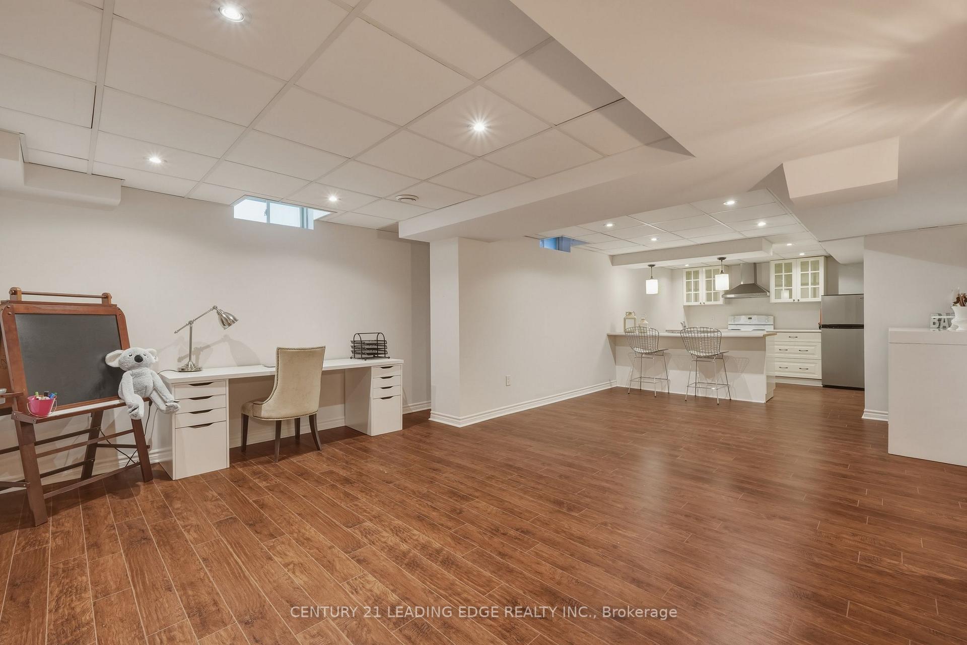 Photo 48 of 8 Haverhill Terrace, Aurora, Bayview Wellington — HOMEH