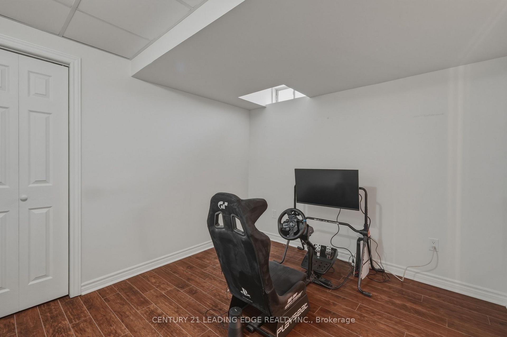 Photo 49 of 8 Haverhill Terrace, Aurora, Bayview Wellington — HOMEH
