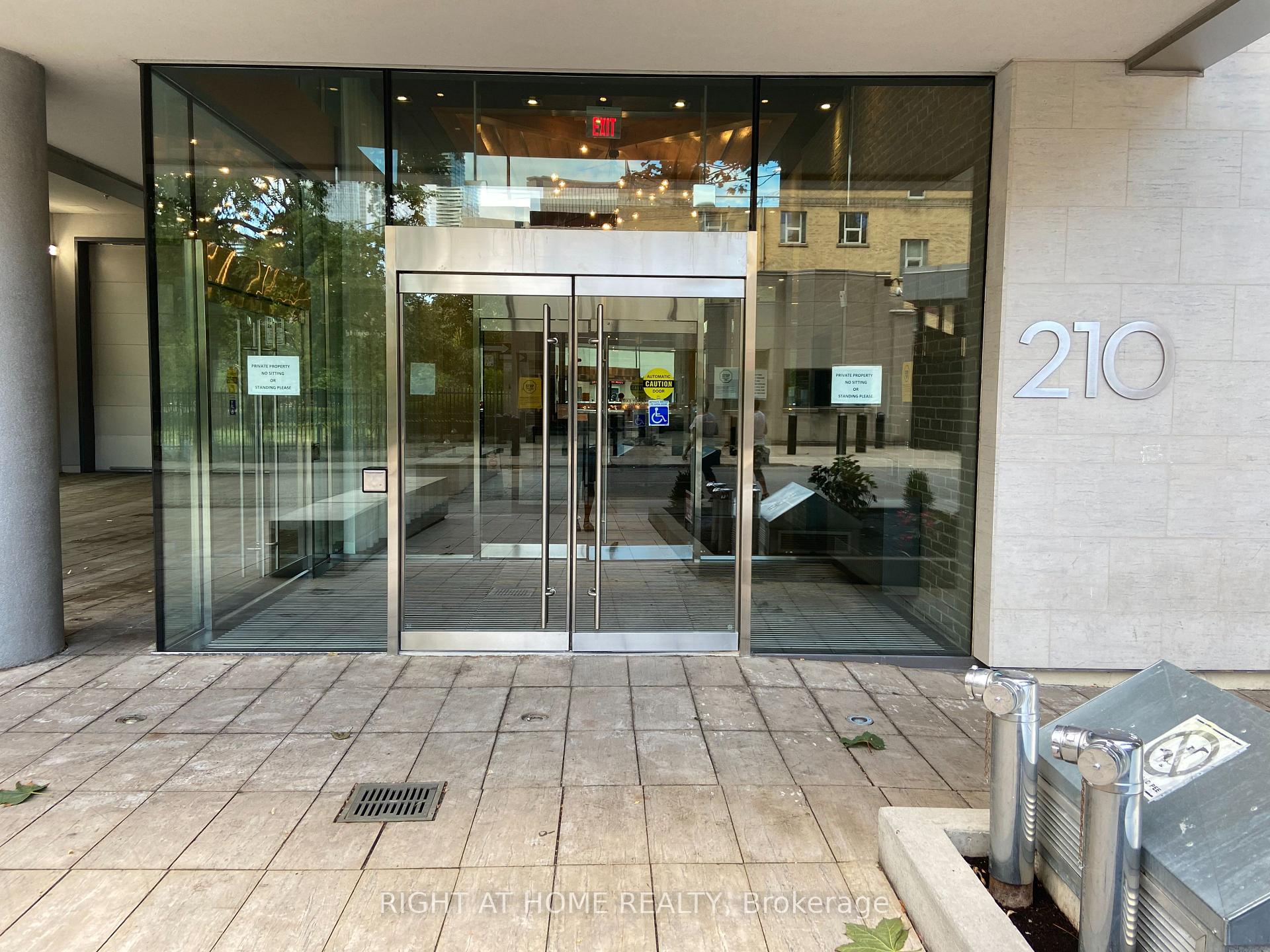 Photo 1 of Unit 802, 210 Simcoe Street, Toronto, Kensington-Chinatown — HOMEH