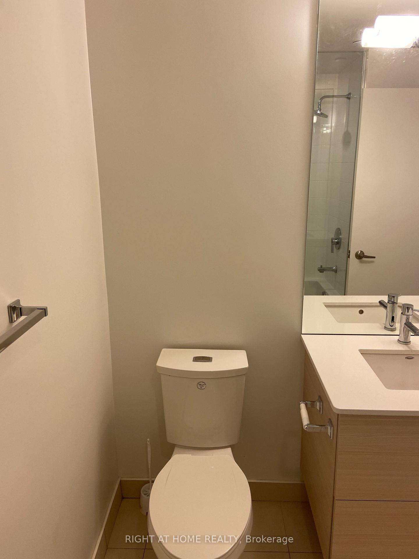 Photo 13 of Unit 802, 210 Simcoe Street, Toronto, Kensington-Chinatown — HOMEH
