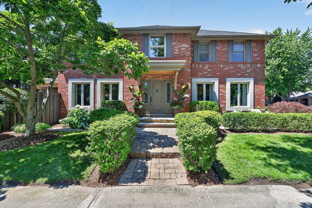 Photo 1 of 940 Tollgate Place, Burlington, Bayview — HOMEH