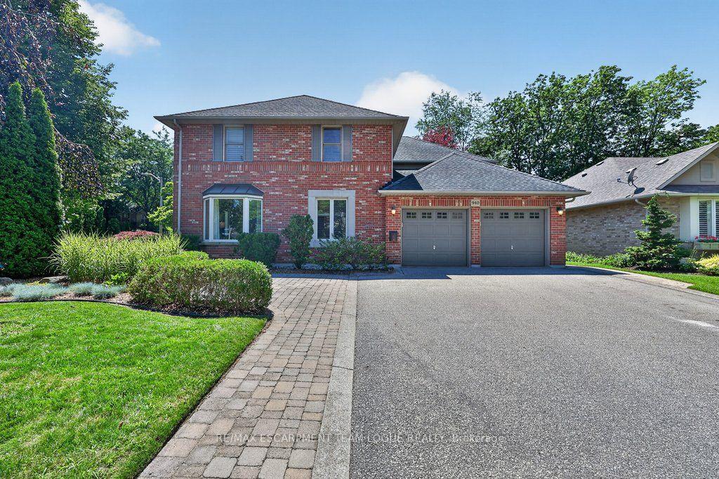 Photo 2 of 940 Tollgate Place, Burlington, Bayview — HOMEH