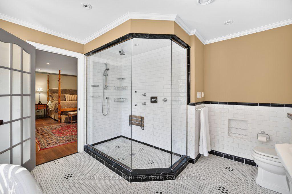 Photo 24 of 940 Tollgate Place, Burlington, Bayview — HOMEH