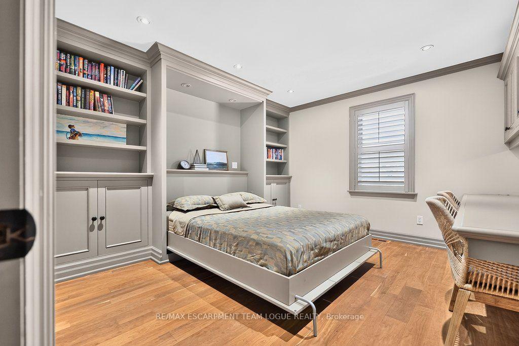 Photo 28 of 940 Tollgate Place, Burlington, Bayview — HOMEH