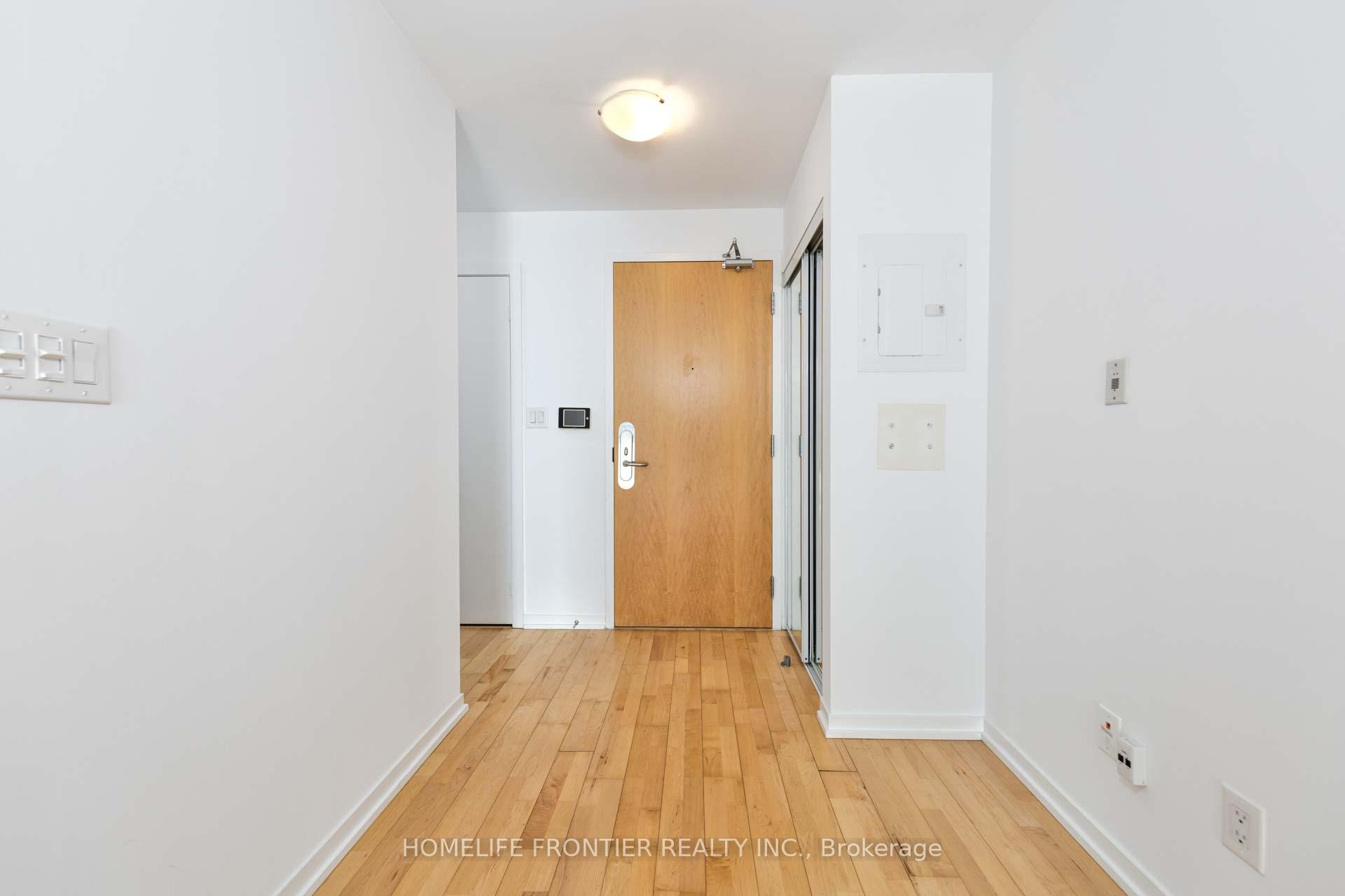Photo 2 of Unit 2111, 65 Bremner Boulevard, Toronto, Waterfront Communities — HOMEH