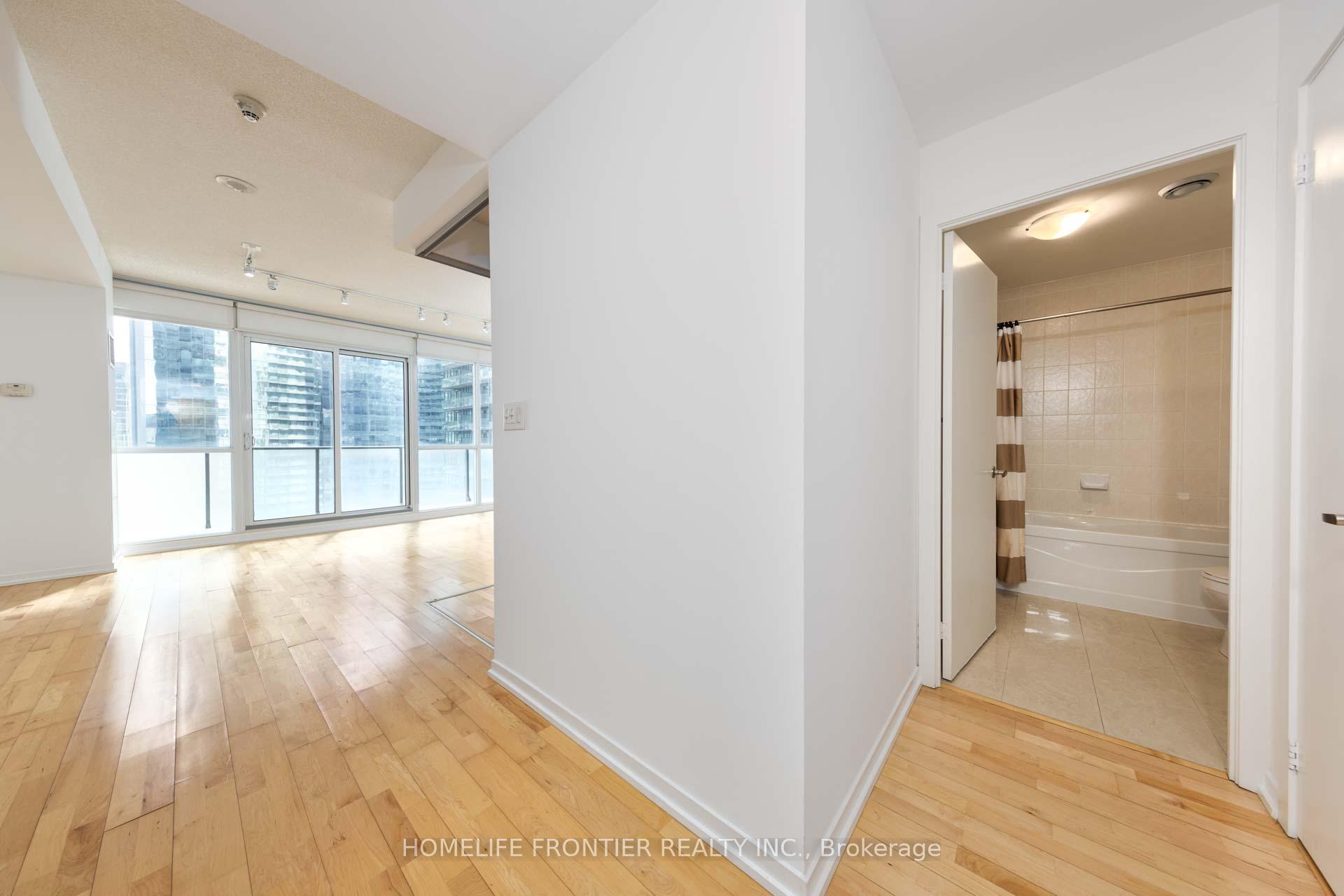 Photo 3 of Unit 2111, 65 Bremner Boulevard, Toronto, Waterfront Communities — HOMEH