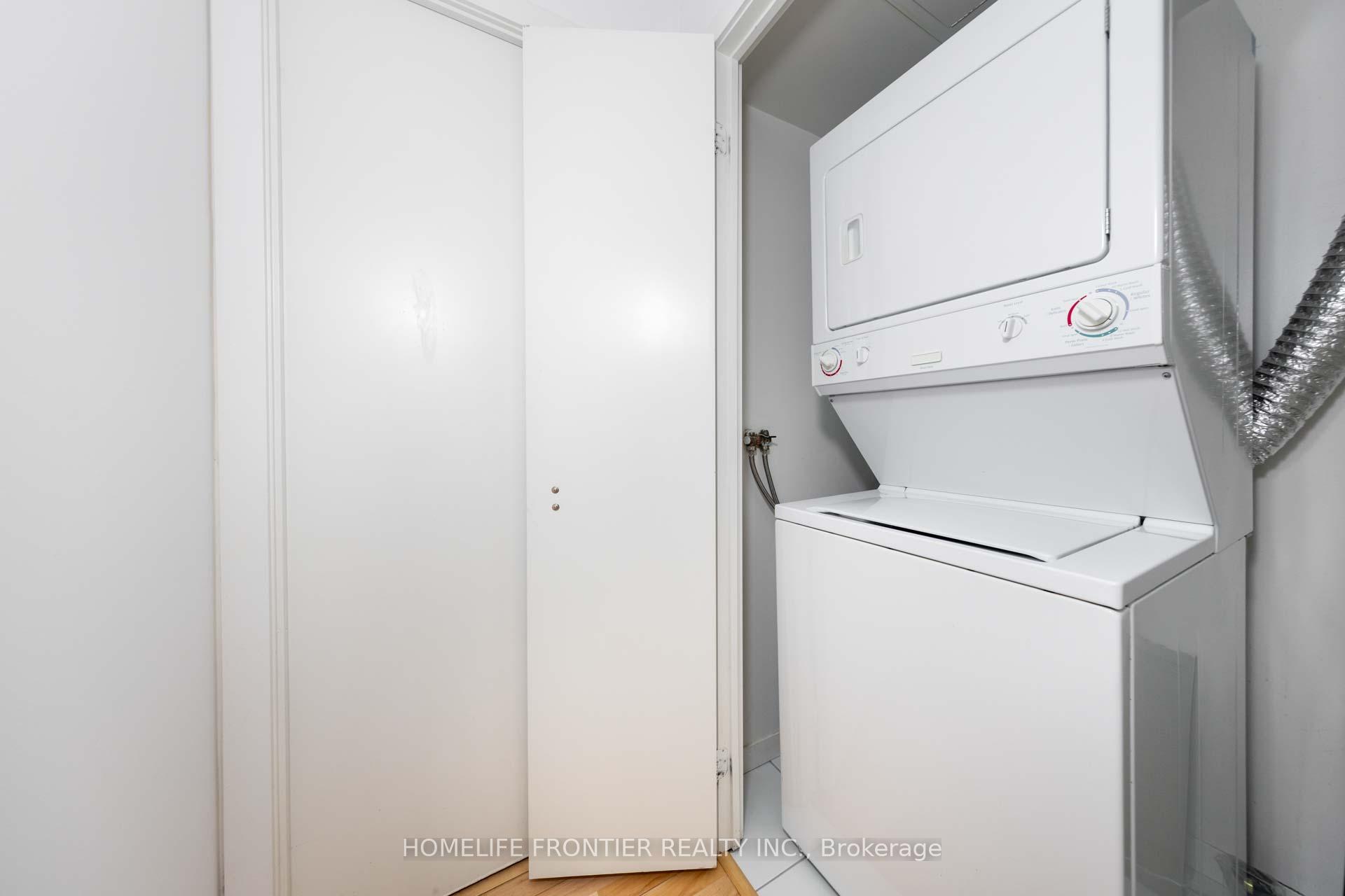 Photo 5 of Unit 2111, 65 Bremner Boulevard, Toronto, Waterfront Communities — HOMEH