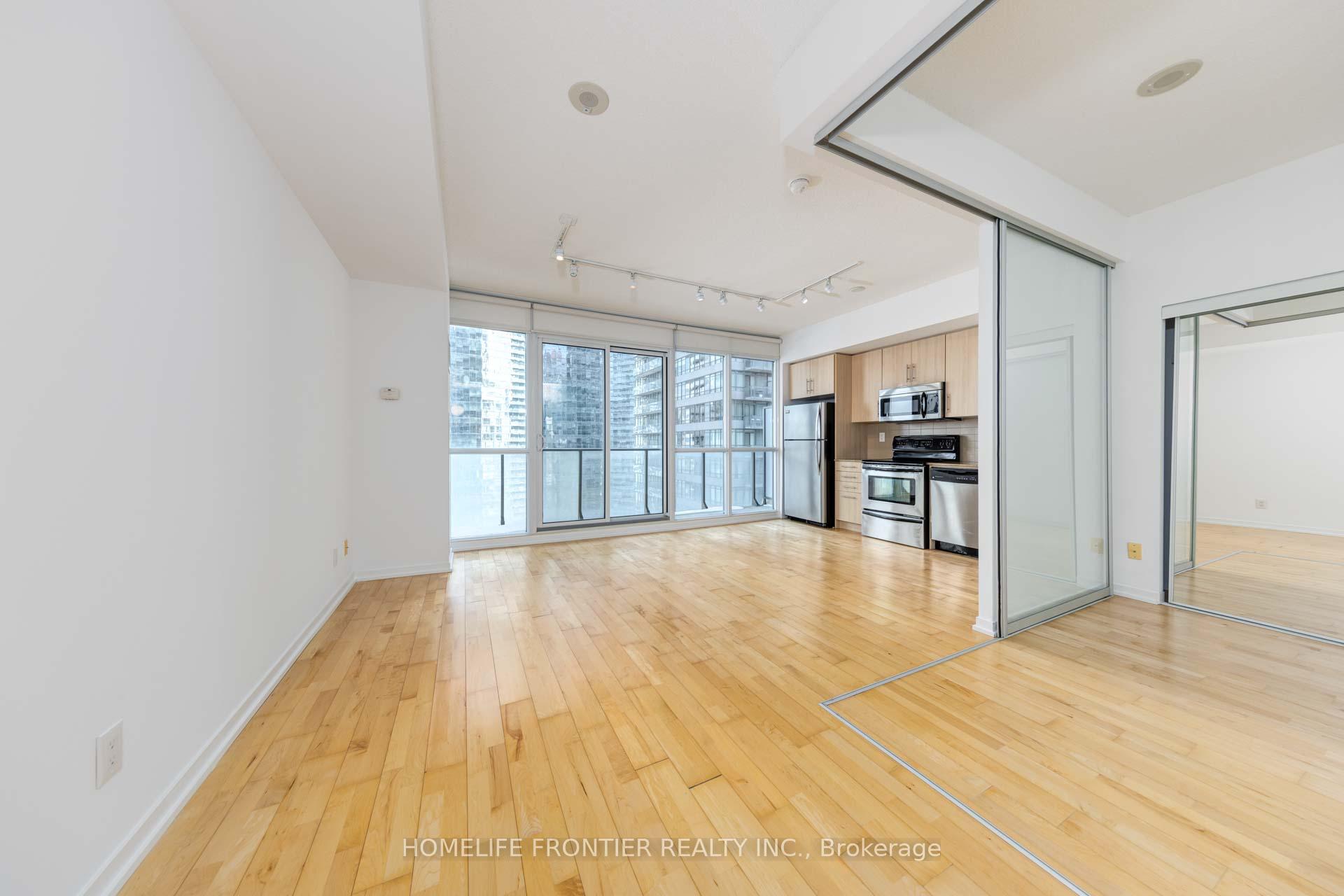 Photo 6 of Unit 2111, 65 Bremner Boulevard, Toronto, Waterfront Communities — HOMEH