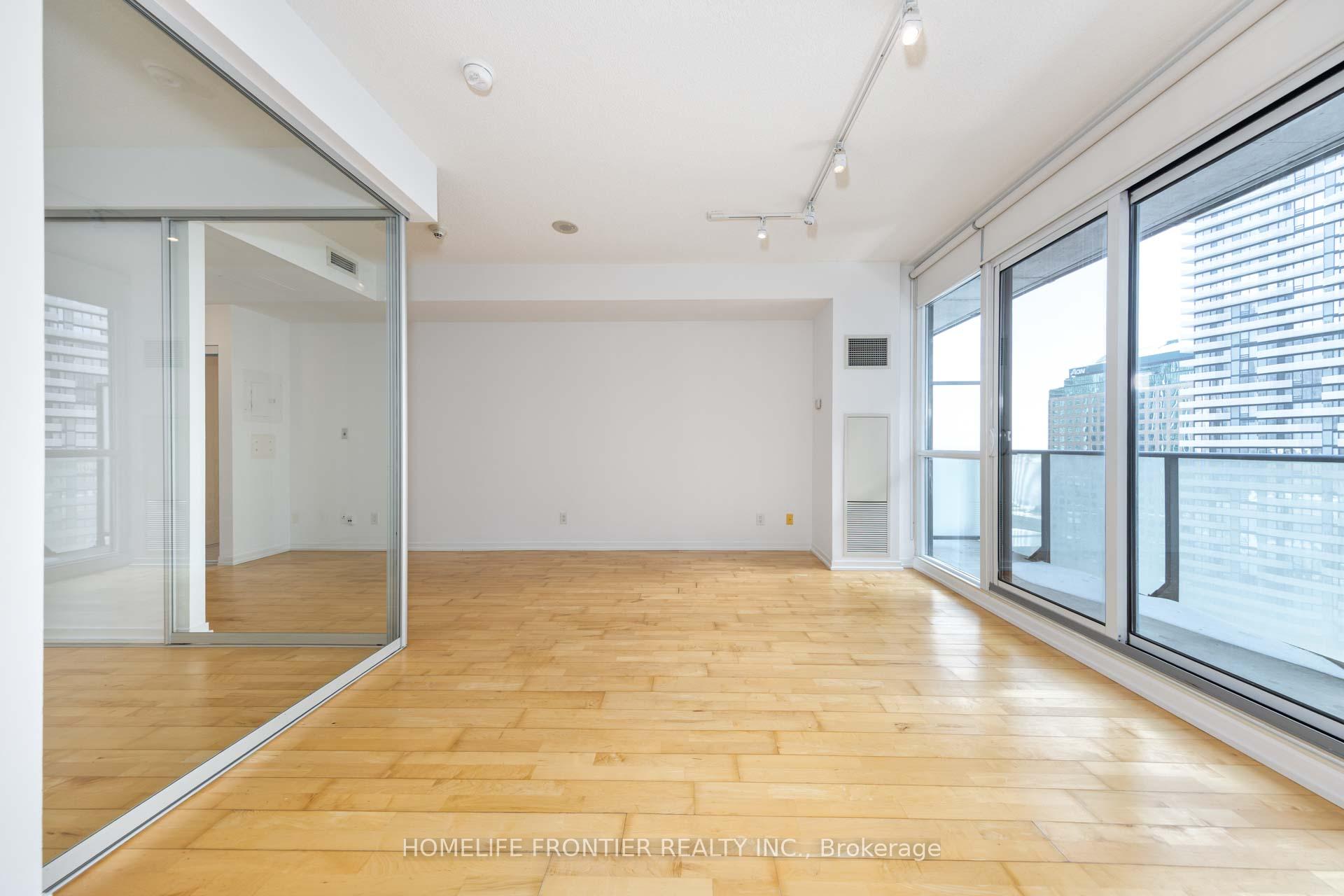 Photo 15 of Unit 2111, 65 Bremner Boulevard, Toronto, Waterfront Communities — HOMEH